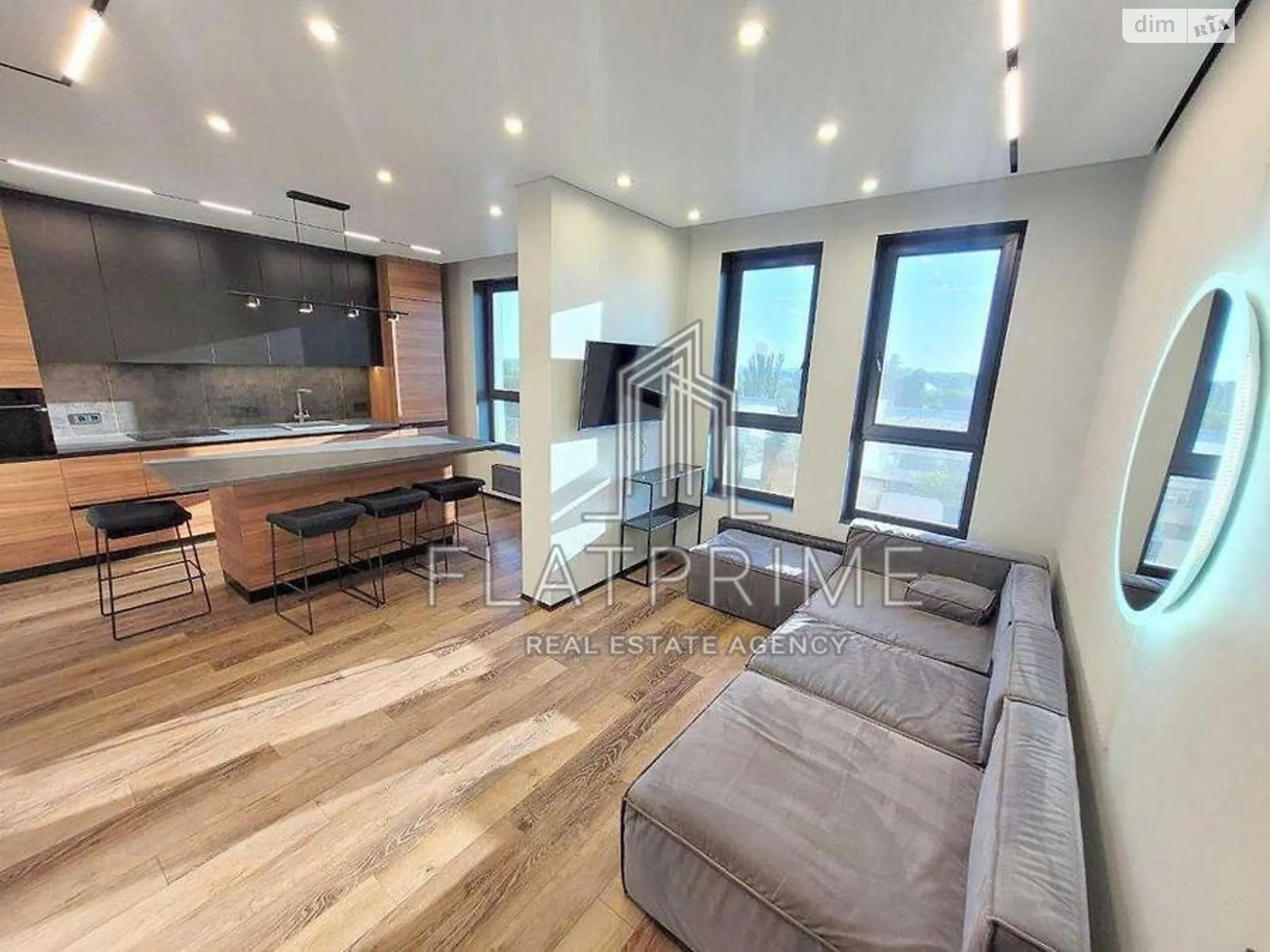 Продается 1-комнатная квартира 53 кв. м в Киеве, ул. Святослава Храброго, 11Б - фото 1