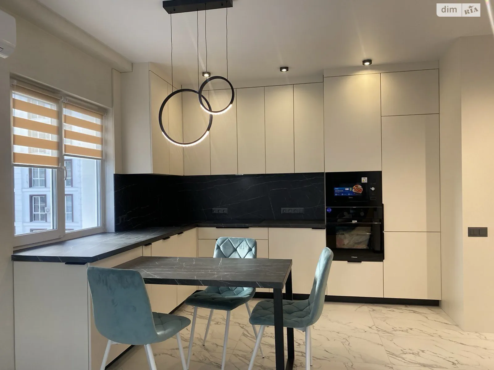 Продается 1-комнатная квартира 41 кв. м в Киеве, ул. Михаила Максимовича - фото 1