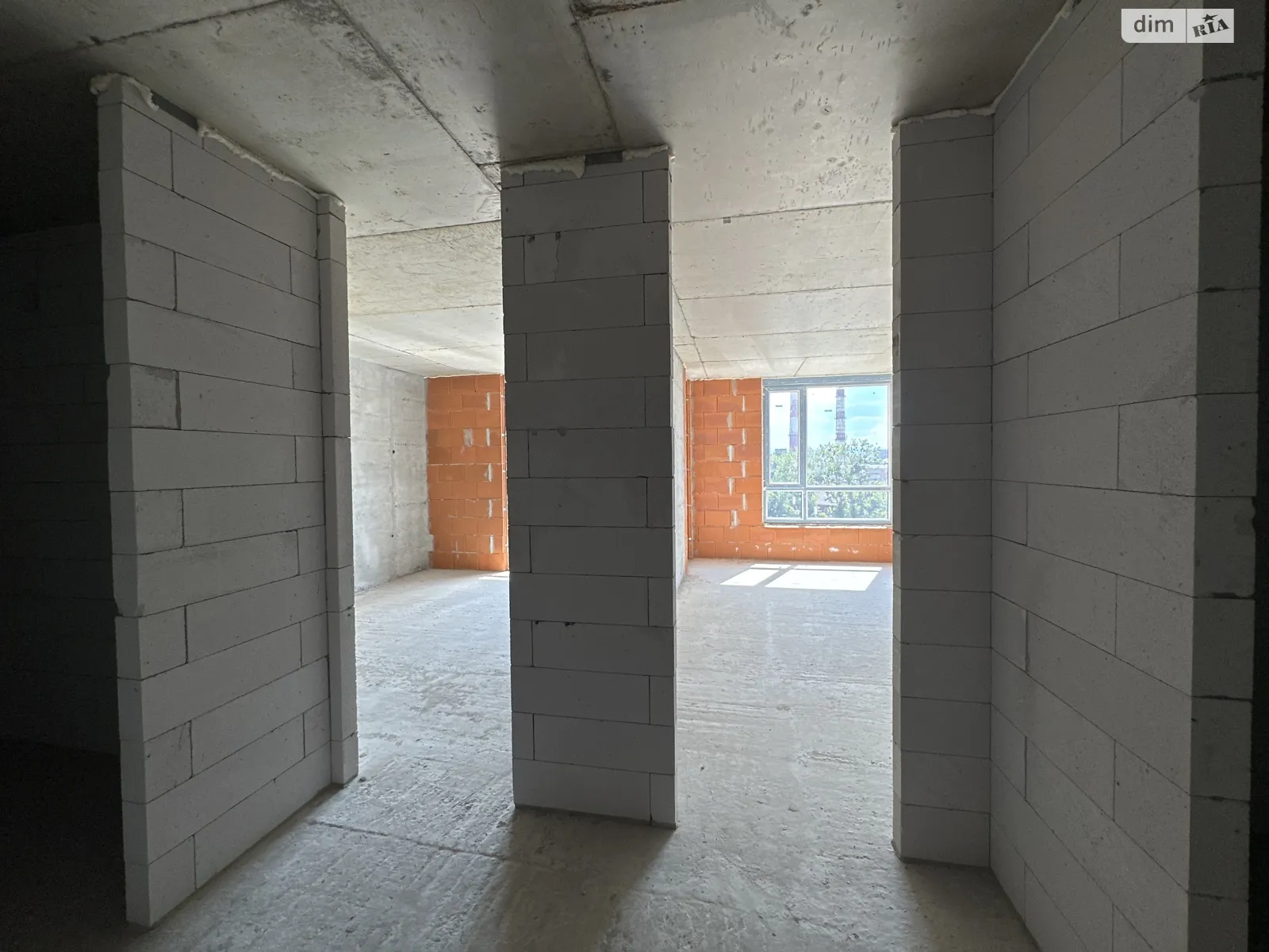 Продается 1-комнатная квартира 47 кв. м в Ивано-Франковске, ул. Хриплинская, 9 - фото 1