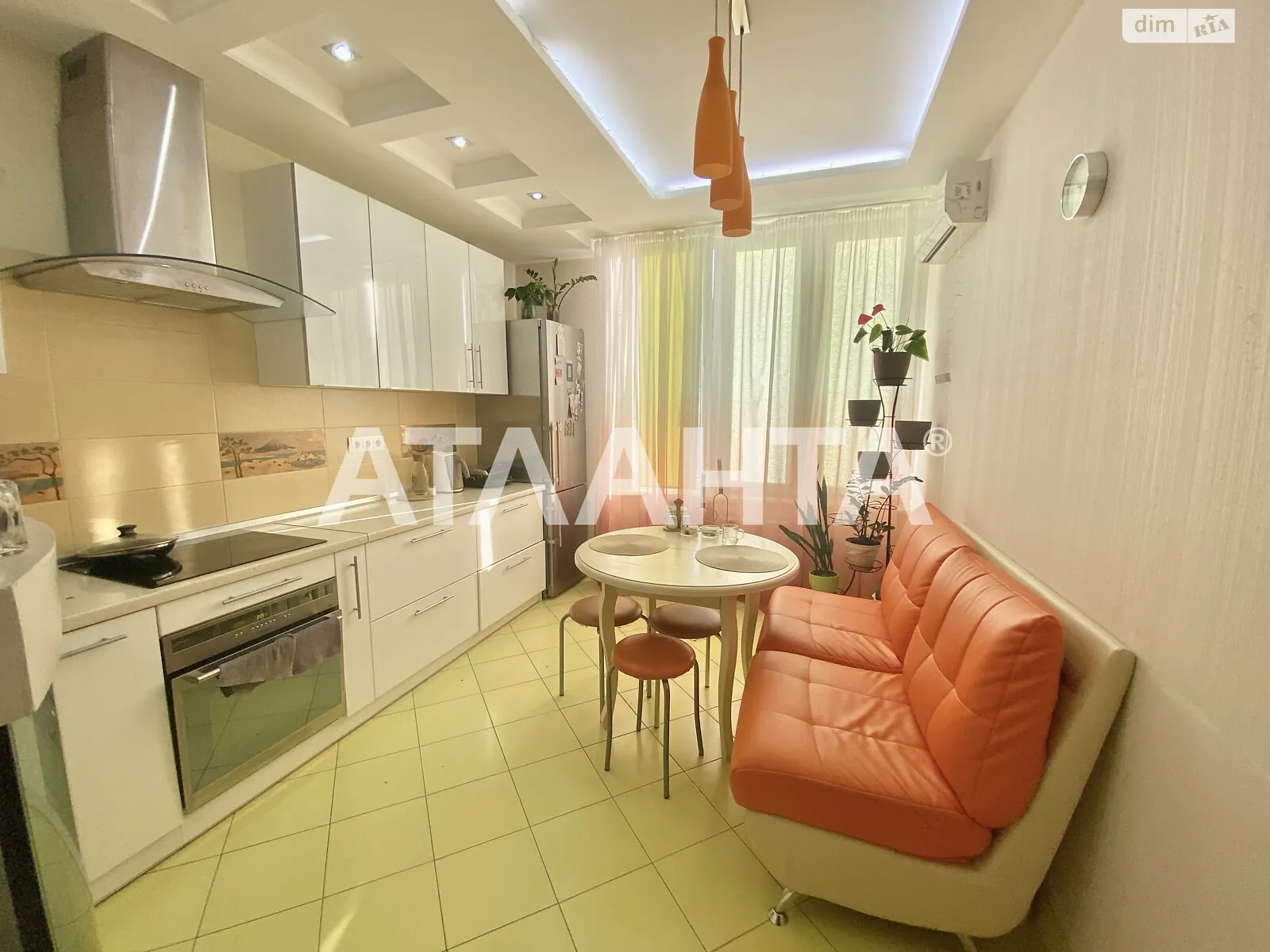 Продається 2-кімнатна квартира 58.6 кв. м у Одесі, мас. Радужний - фото 1