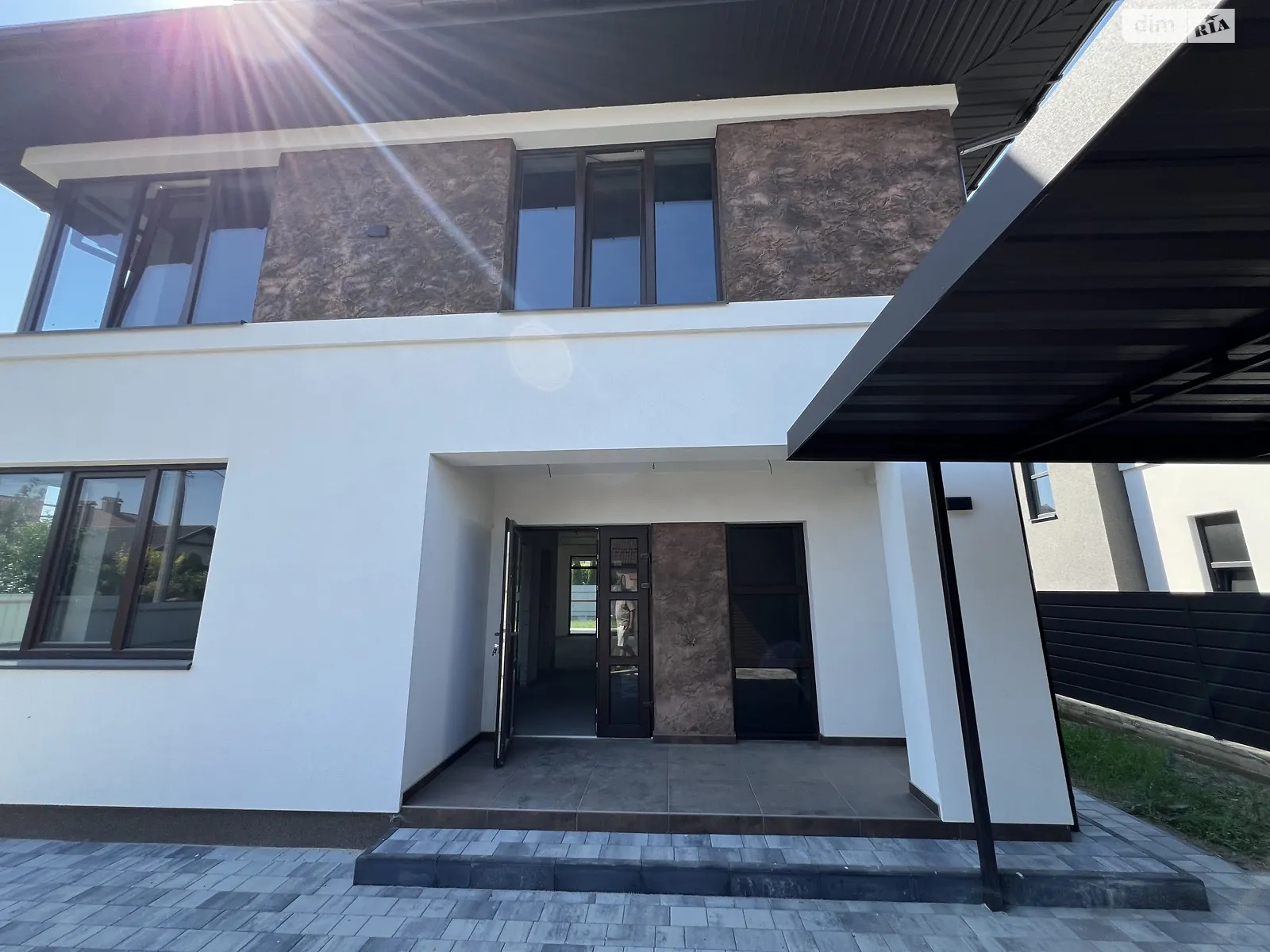 Продается дом на 2 этажа 170 кв. м с участком, цена: 189000 $ - фото 1