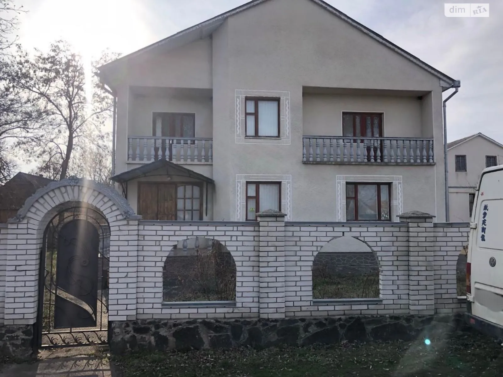 Продается дом на 2 этажа 193.5 кв. м с гаражом, цена: 87000 $ - фото 1