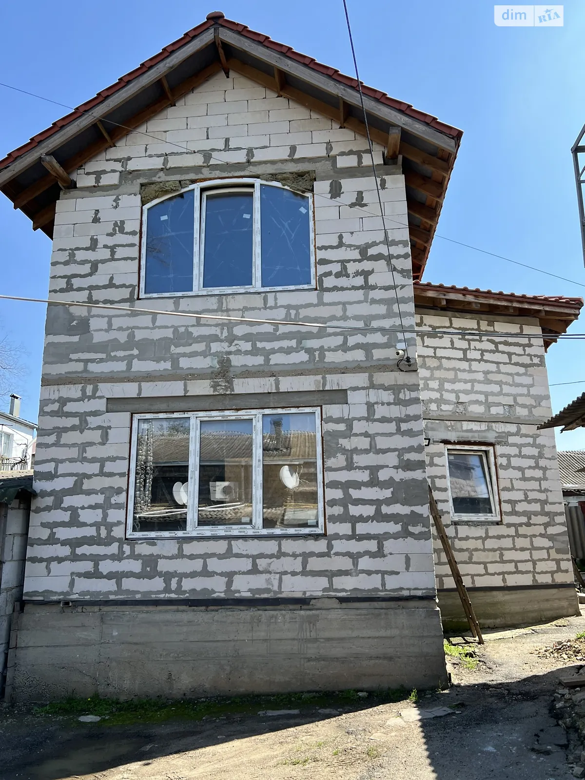 Продается дом на 2 этажа 119.6 кв. м с бассейном, цена: 55000 $ - фото 1