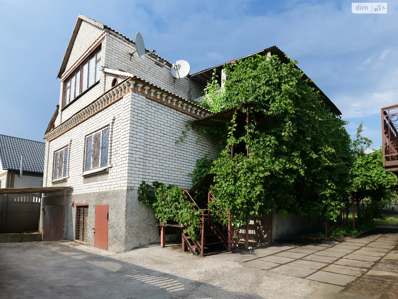 Продается дом на 2 этажа 264.1 кв. м с верандой, цена: 72000 $ - фото 1