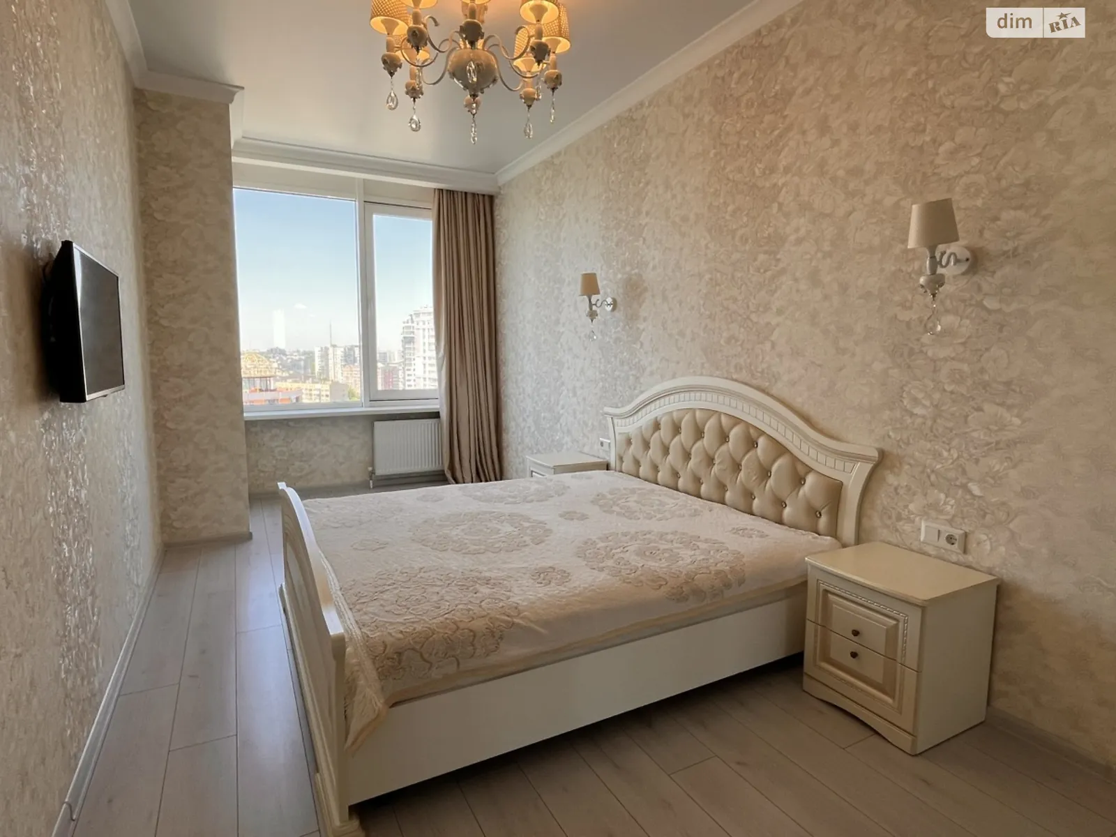 Продается 3-комнатная квартира 85 кв. м в Одессе, ул. Генуэзская, 5 - фото 1