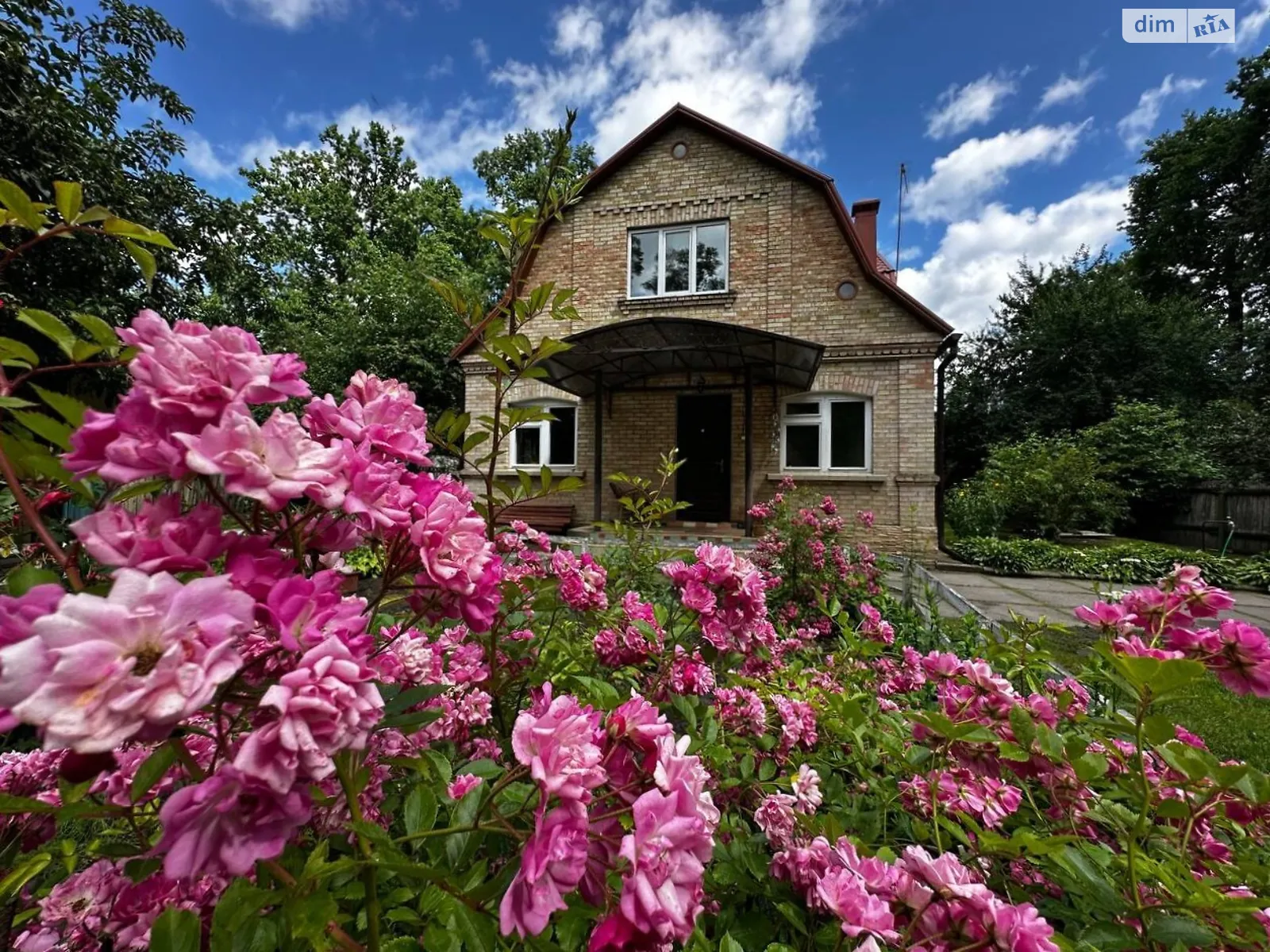 Продается дом на 2 этажа 155.8 кв. м с мансардой, цена: 140000 € - фото 1