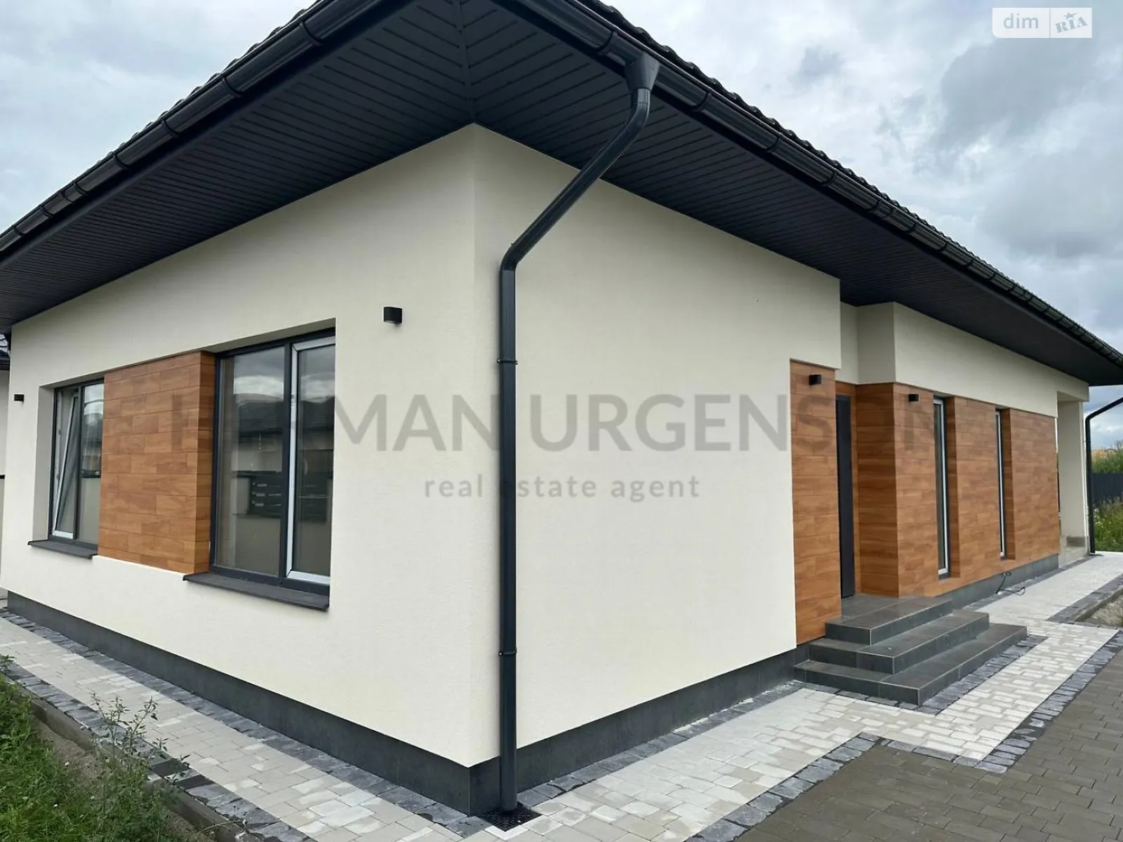 Продается одноэтажный дом 130 кв. м с камином, цена: 138000 $ - фото 1