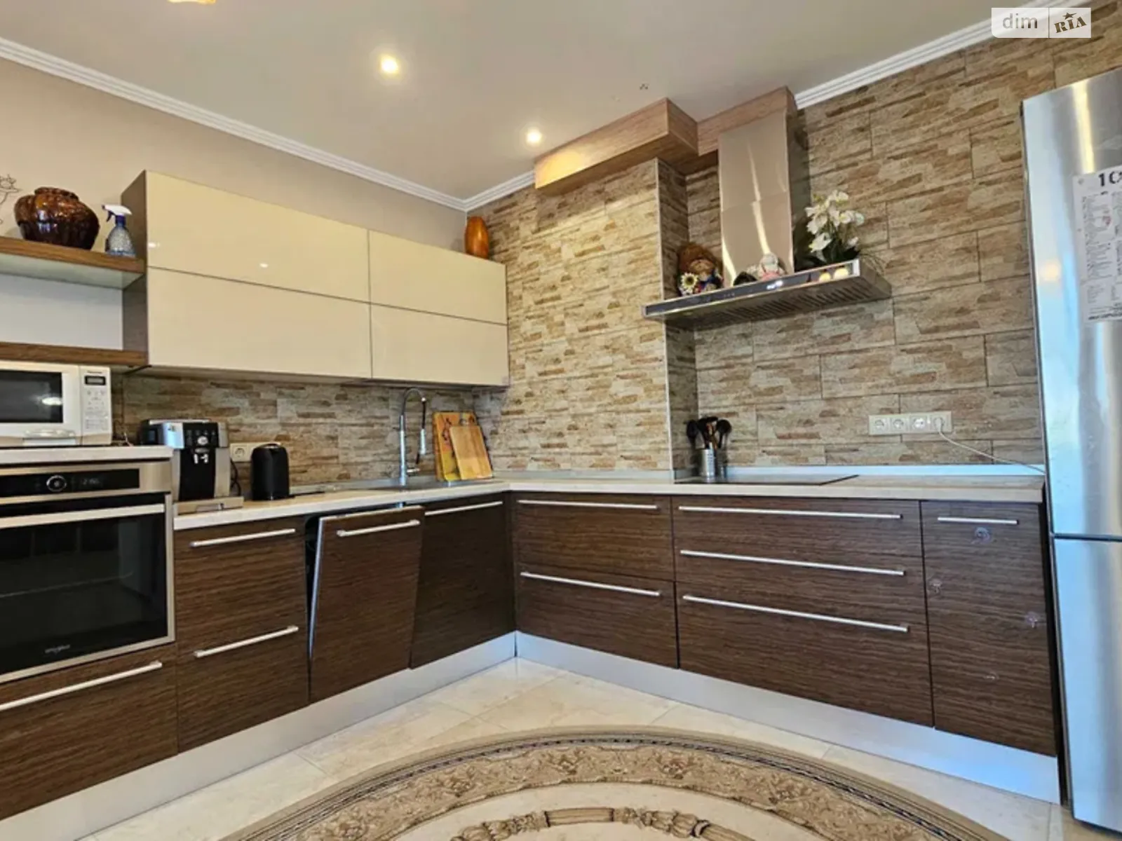 Продается 3-комнатная квартира 115 кв. м в Киеве, наб. Днепровская - фото 1