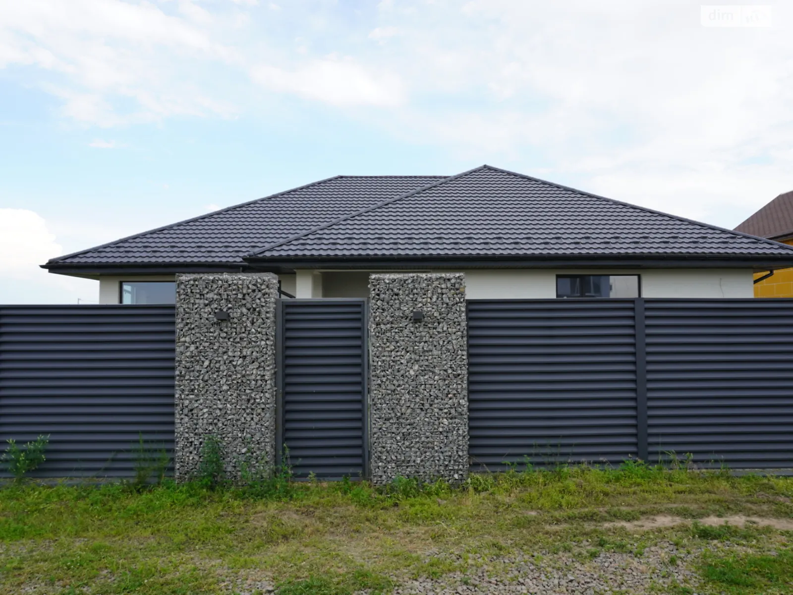 Продається одноповерховий будинок 200 кв. м з гаражем, цена: 180000 $ - фото 1