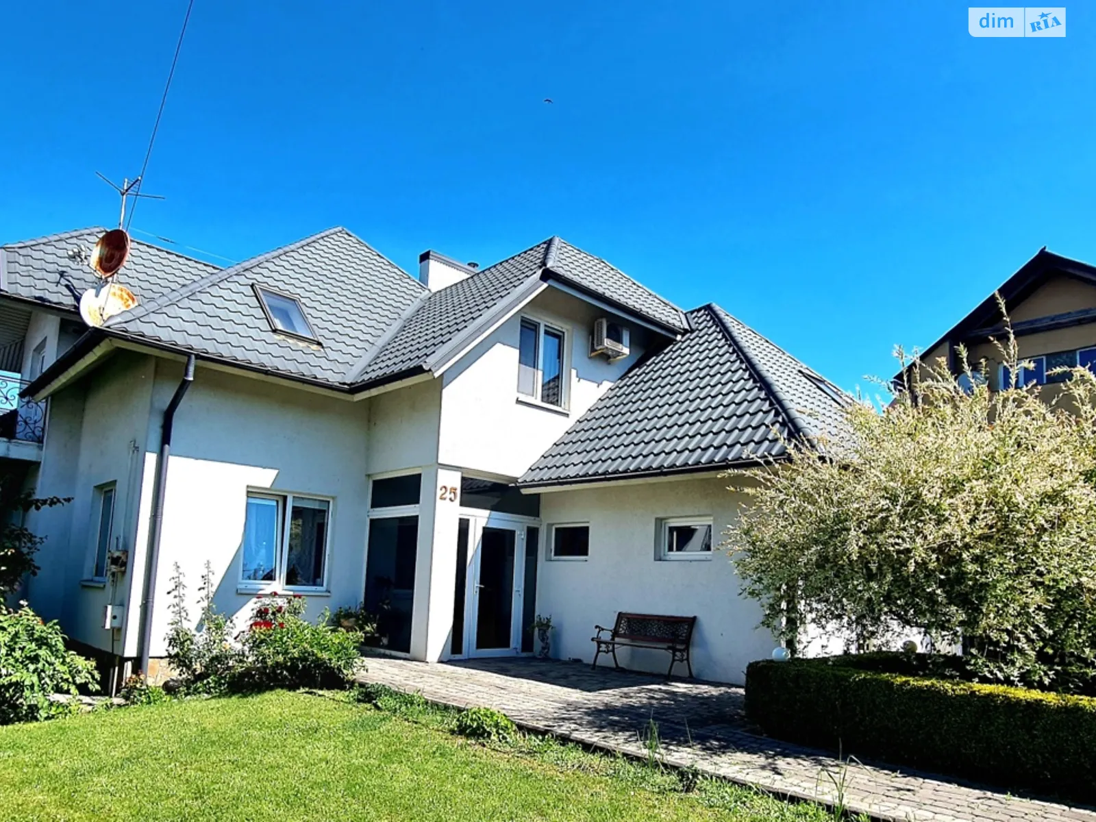 Продается дом на 2 этажа 274 кв. м с мансардой, цена: 295000 $ - фото 1