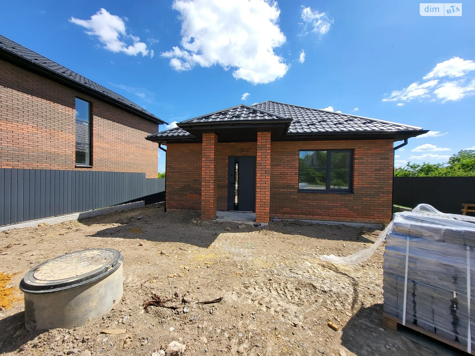 Продается одноэтажный дом 80 кв. м с участком, цена: 90000 $ - фото 1