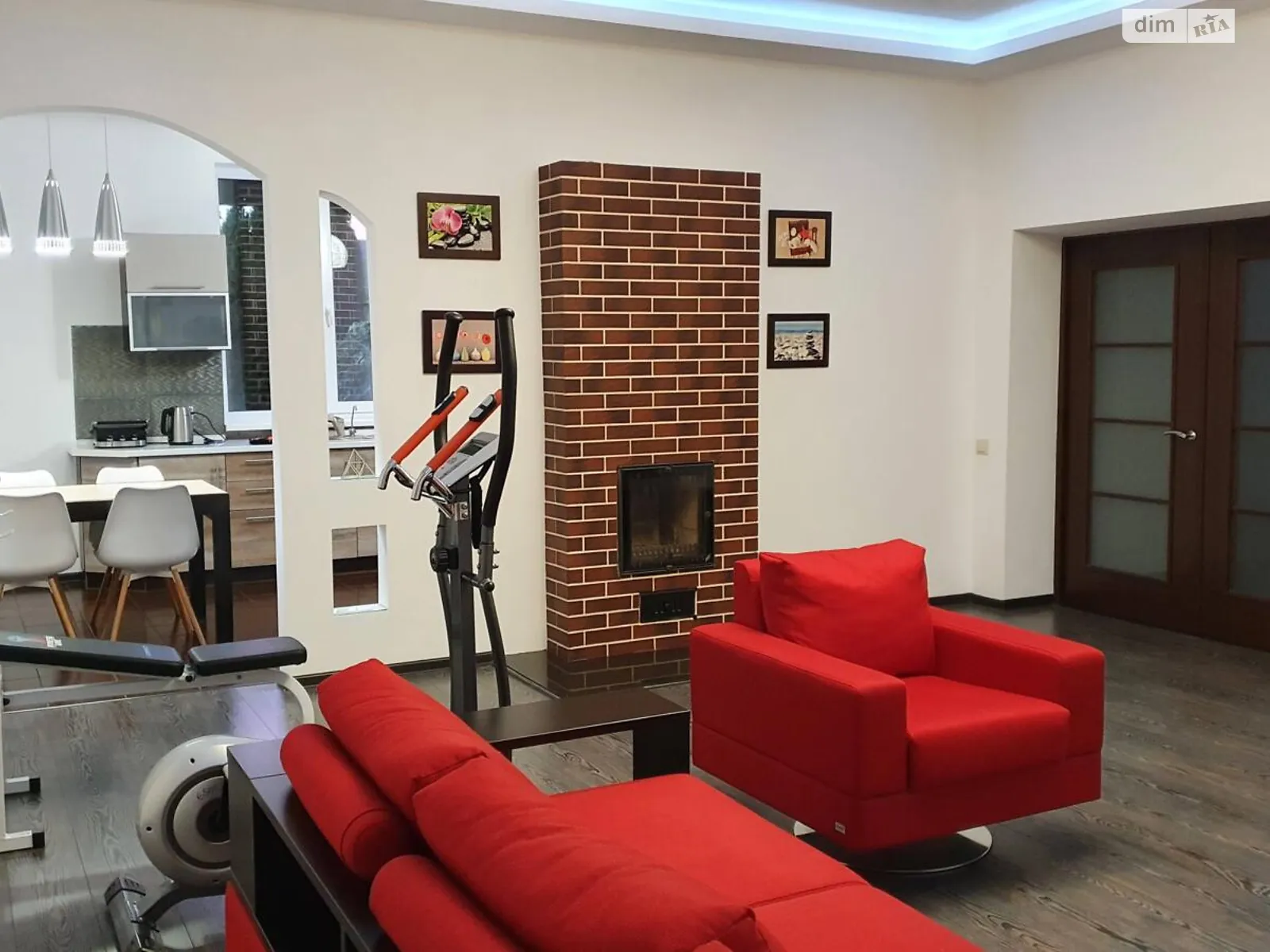 Продается дом на 2 этажа 167 кв. м с баней/сауной, цена: 210000 $ - фото 1