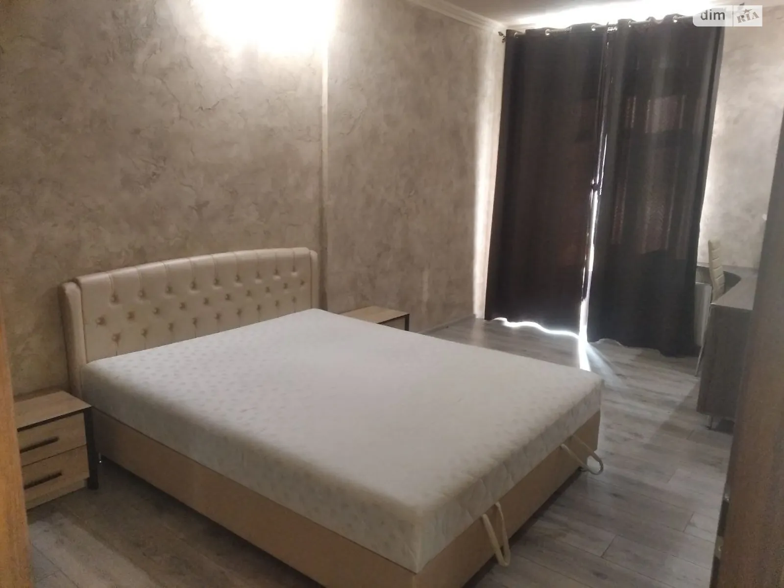 Сдается в аренду 1-комнатная квартира 50 кв. м в Одессе, ул. Жаботинского, 55/6 - фото 1