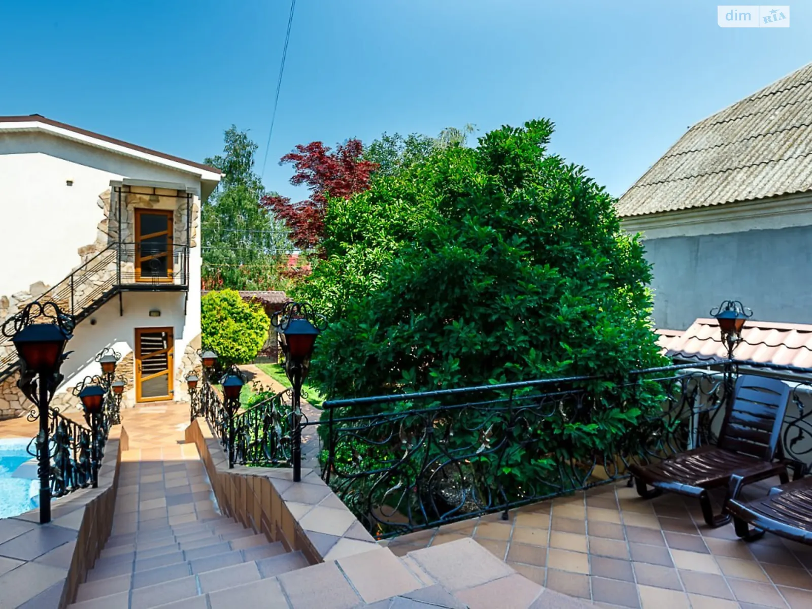 Продается дом на 2 этажа 226.2 кв. м с мебелью, цена: 399000 $ - фото 1