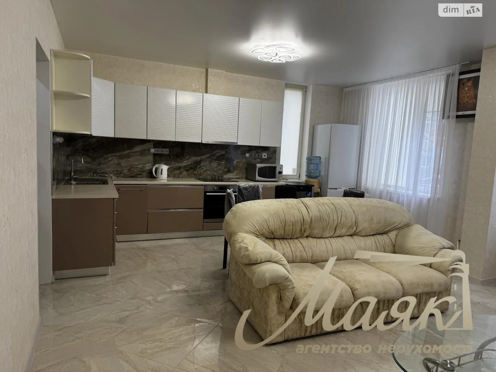 Здається в оренду 2-кімнатна квартира 86 кв. м у Києві, вул. Регенераторна, 4 корпус 9 - фото 1