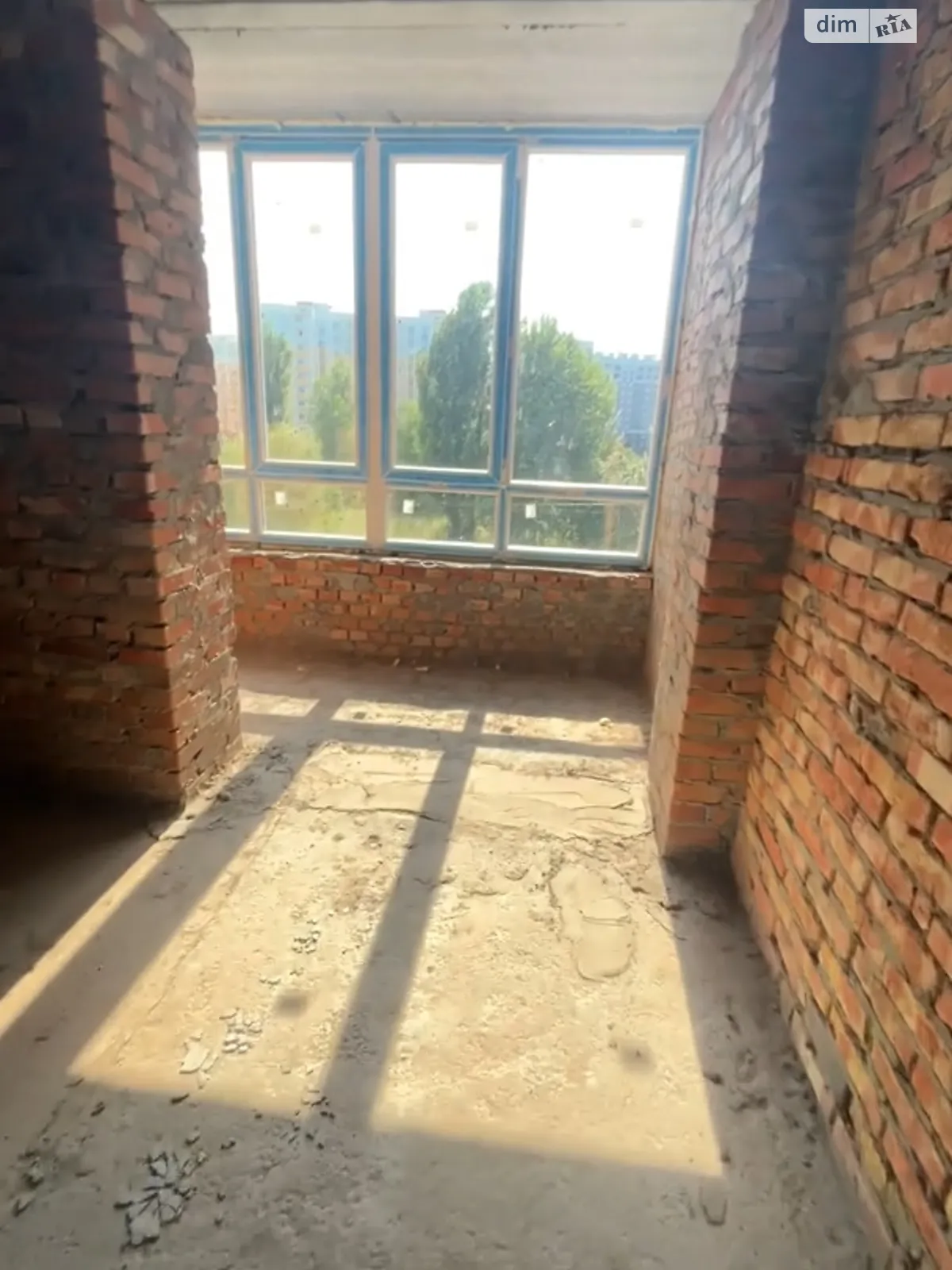 Продается 1-комнатная квартира 38 кв. м в Буче, ул. Яблонская, 17 - фото 1