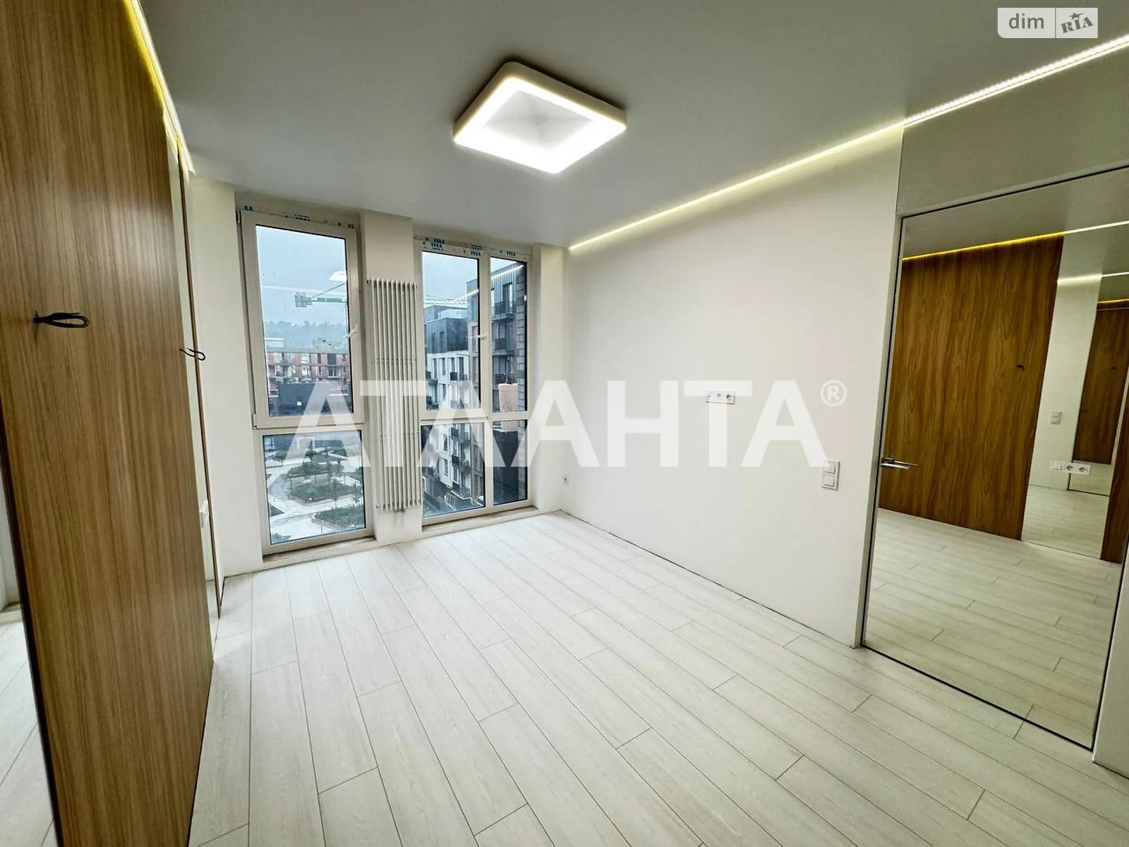 Продается 1-комнатная квартира 40.1 кв. м в Львове, ул. Замарстиновская - фото 1