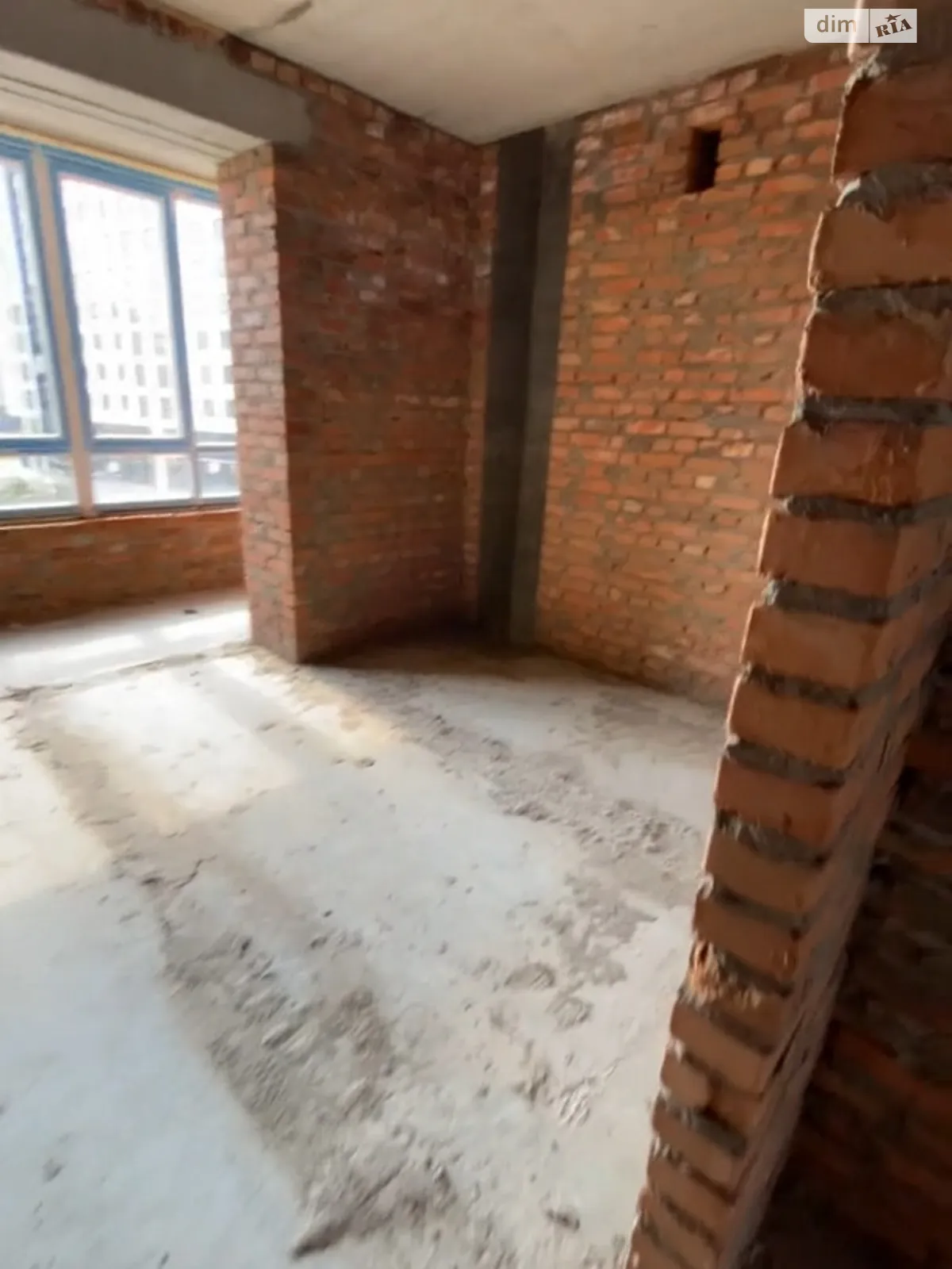 Продается 1-комнатная квартира 37 кв. м в Буче, ул. Яблонская, 17 - фото 1