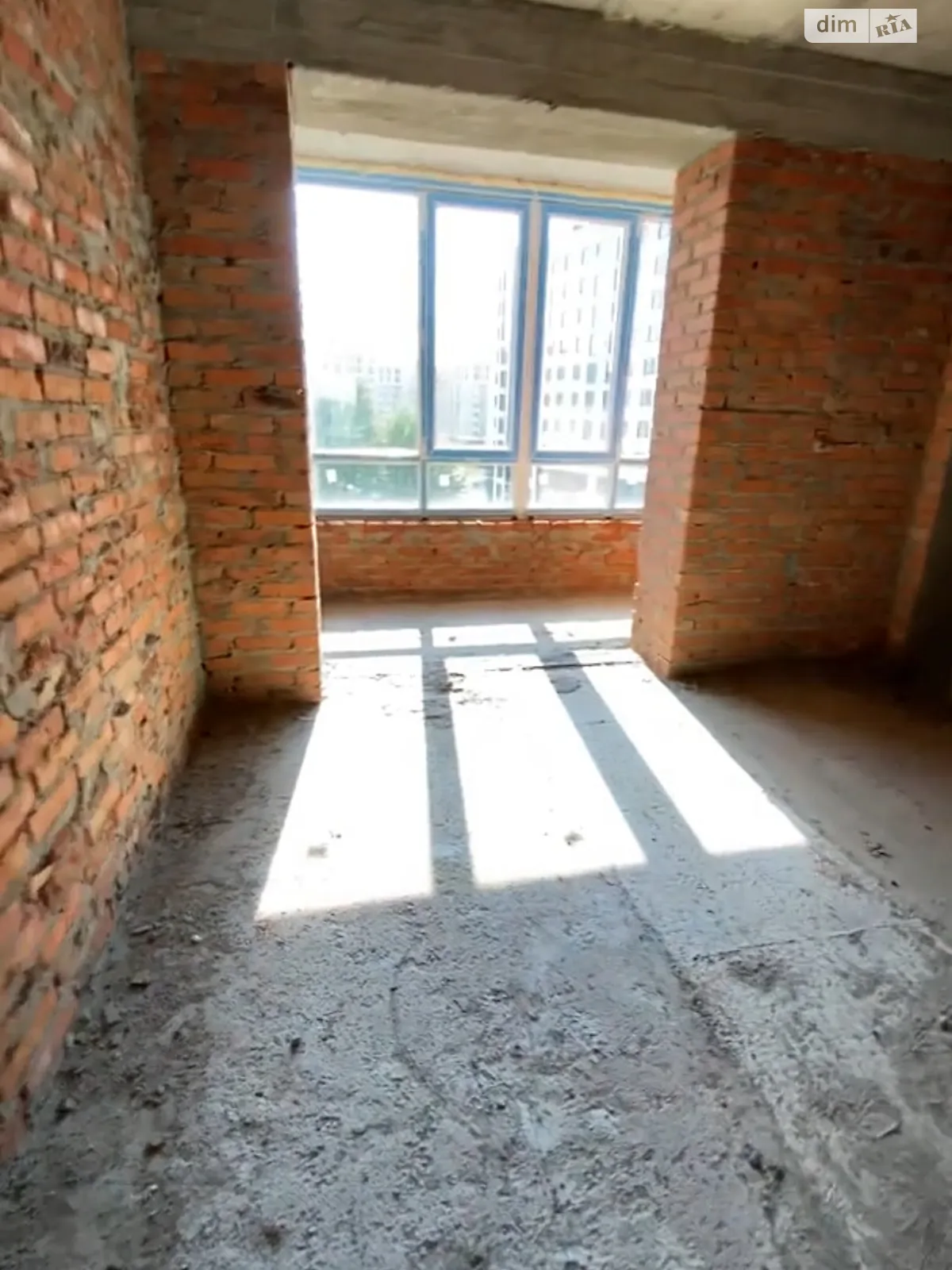 Продается 1-комнатная квартира 35 кв. м в Буче, ул. Яблонская, 17 - фото 1