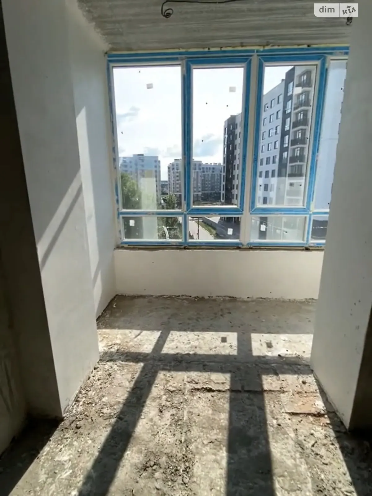 Продается 1-комнатная квартира 36 кв. м в Буче, ул. Яблонская, 17 - фото 1