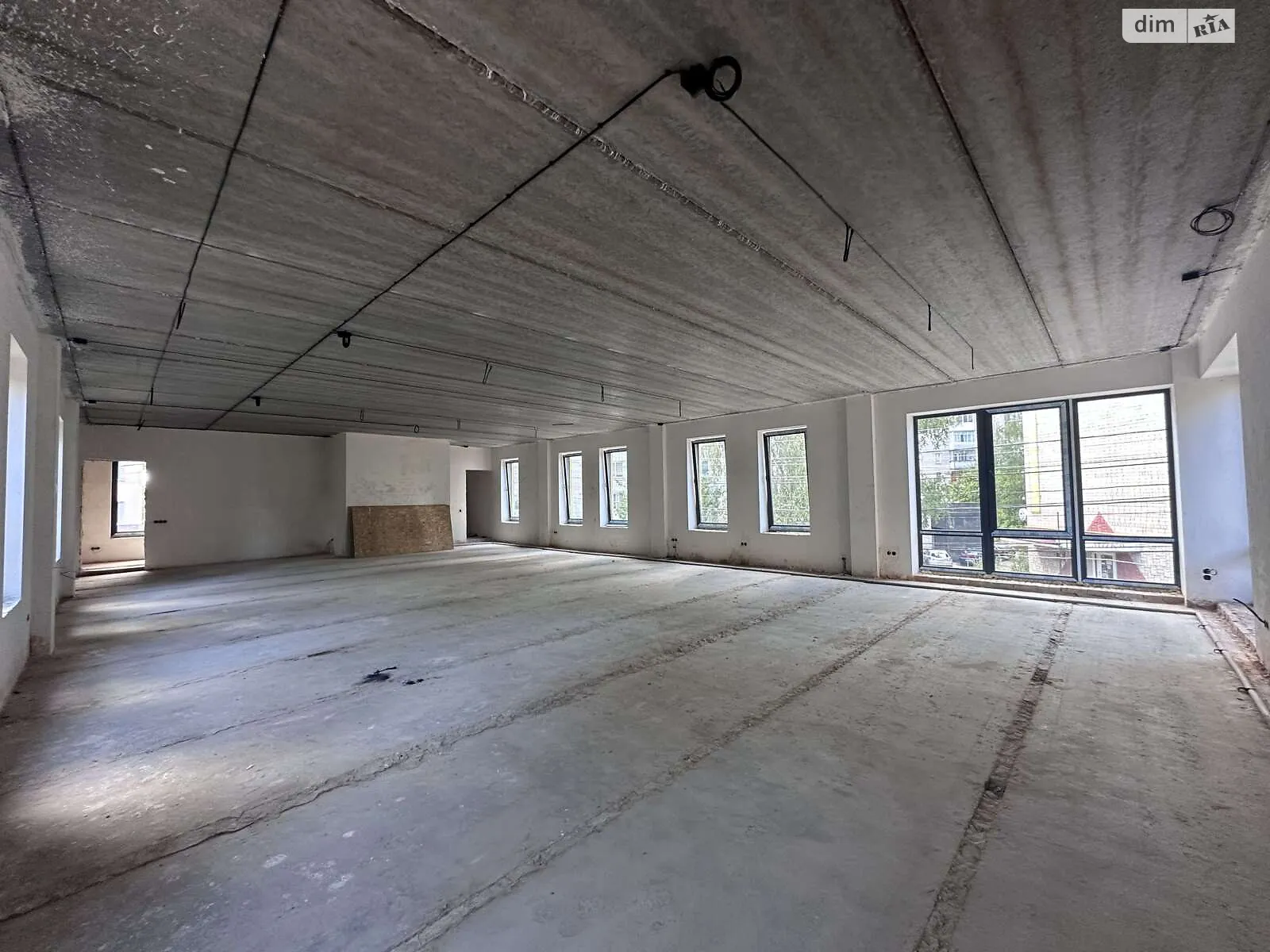 Здається в оренду офіс 160 кв. м в бізнес-центрі, цена: 1600 $ - фото 1