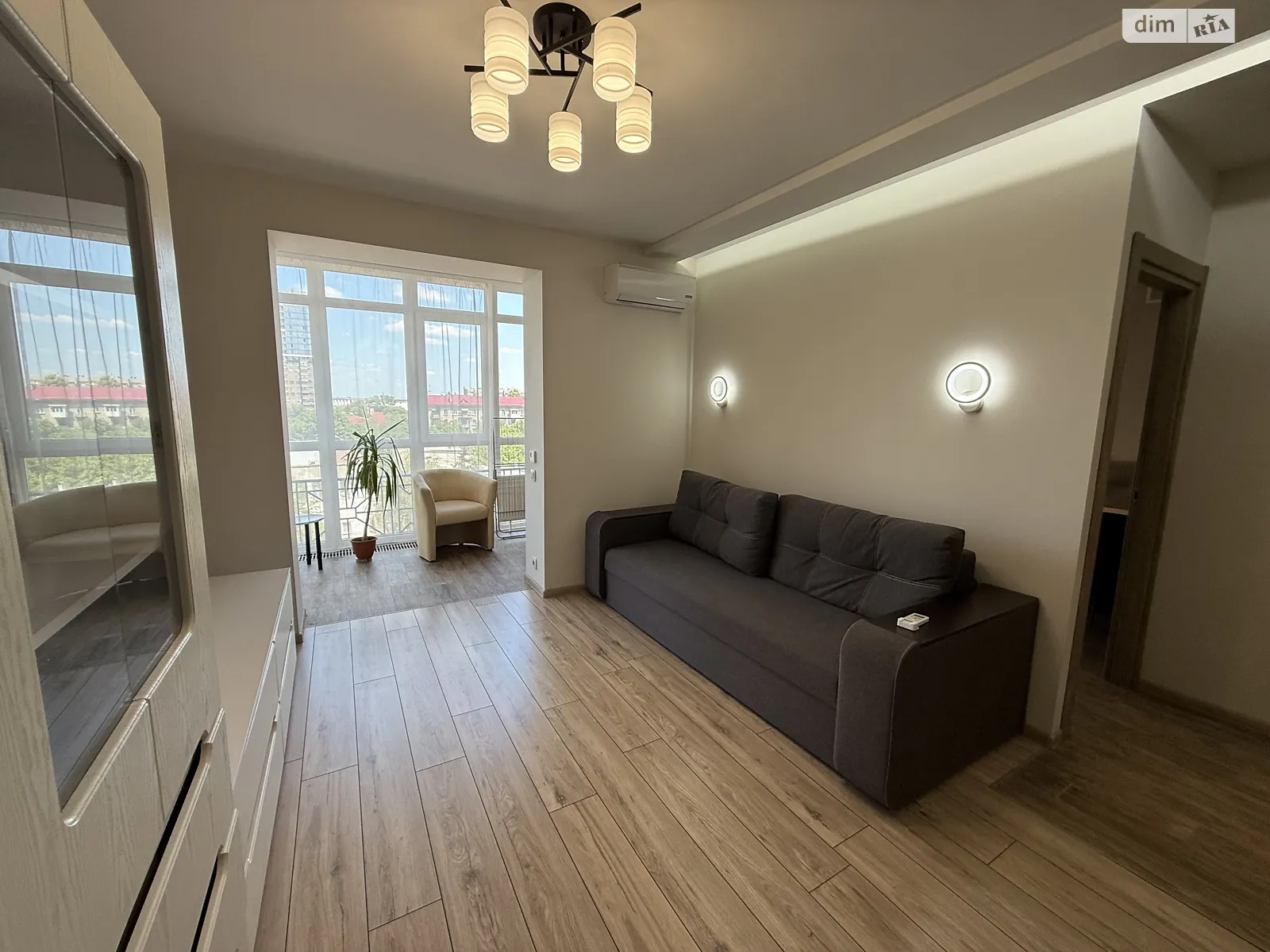 Продается 1-комнатная квартира 44 кв. м в Днепре, ул. Антоновича Владимира - фото 1