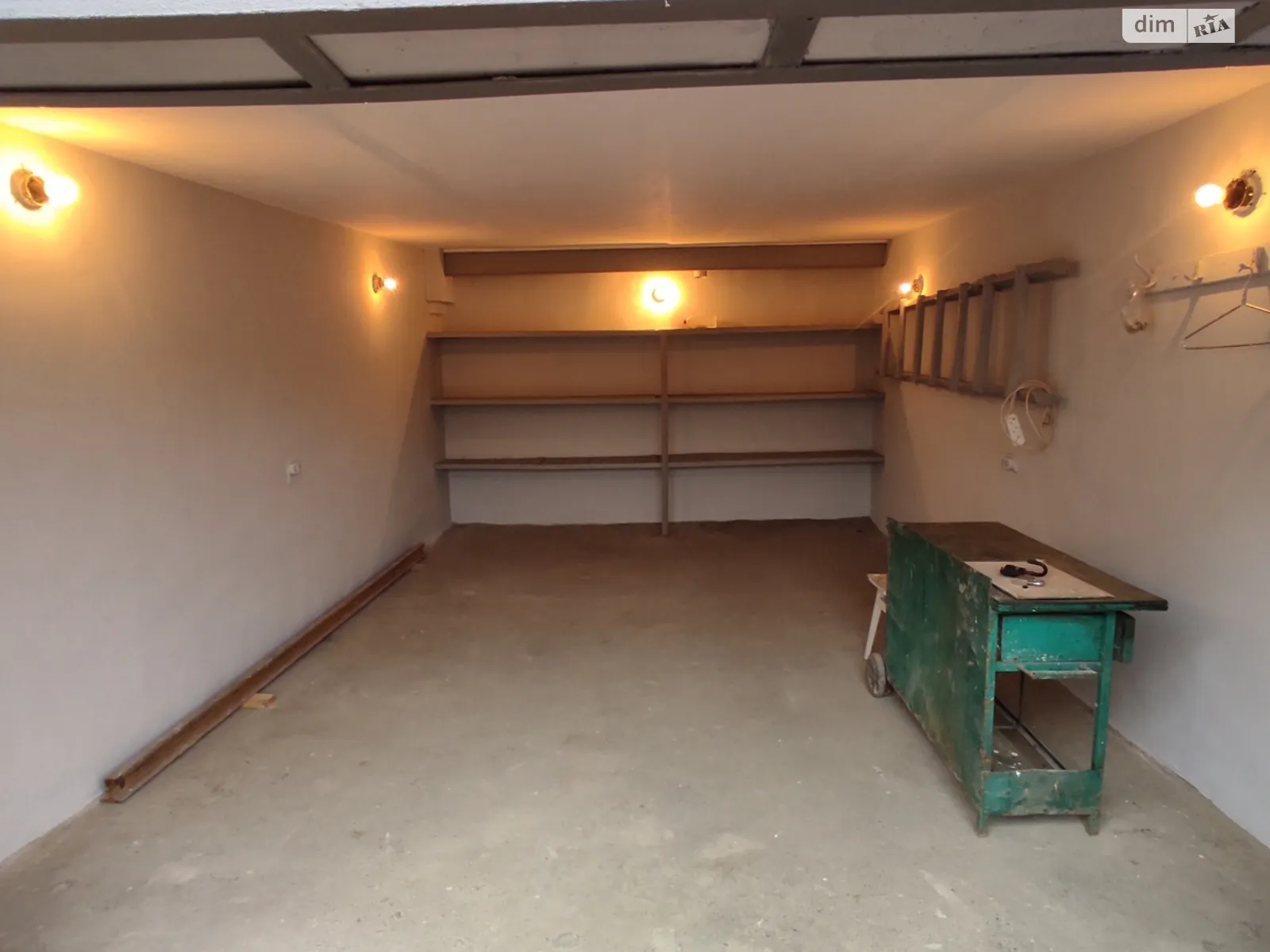 Продается отдельно стоящий гараж под легковое авто на 22 кв. м, цена: 4100 $ - фото 1