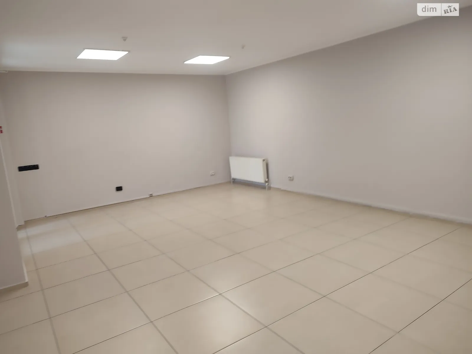 Сдается в аренду офис 54 кв. м в бизнес-центре, цена: 35000 грн - фото 1