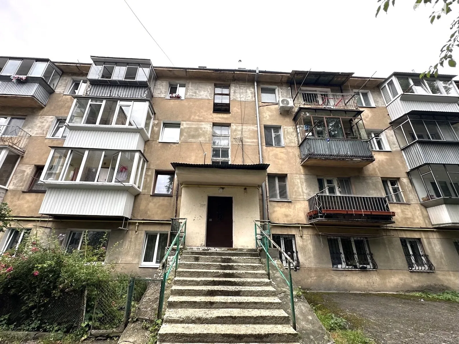 Продается 2-комнатная квартира 42.6 кв. м в Львове, ул. Клепаровская - фото 1