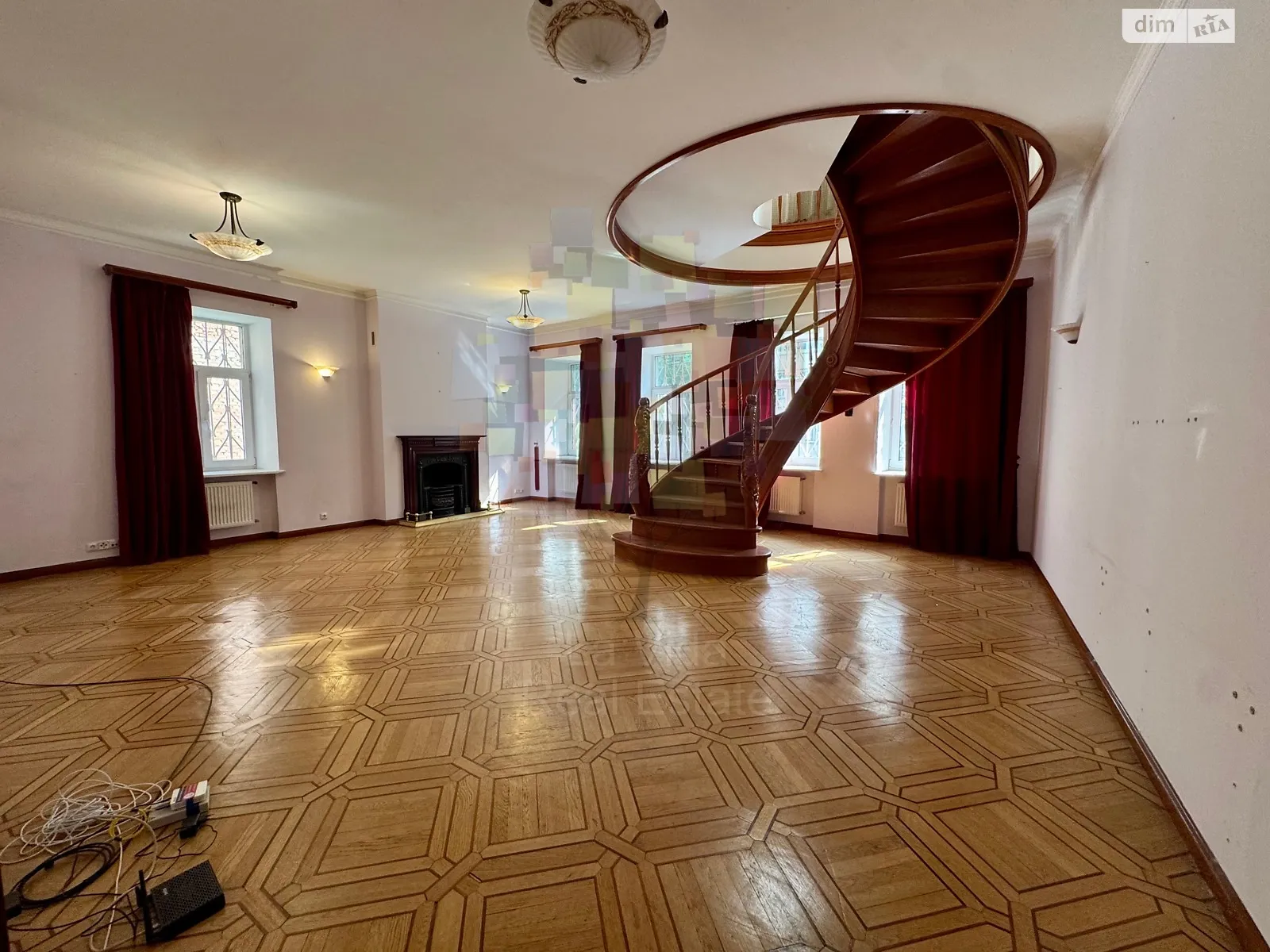 Сдается в аренду офис 286.7 кв. м в бизнес-центре, цена: 2900 $ - фото 1