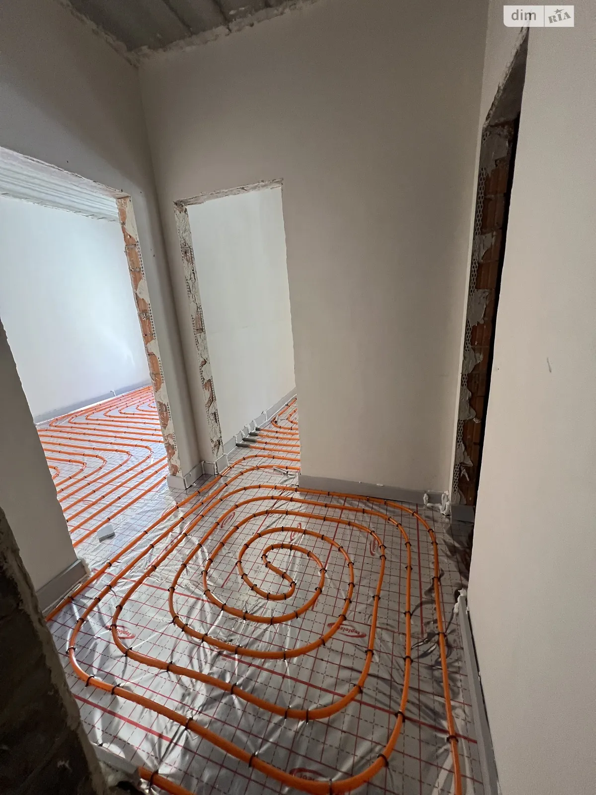 Продается 1-комнатная квартира 35 кв. м в Ворзеле, ул. Курортная, 1 - фото 1