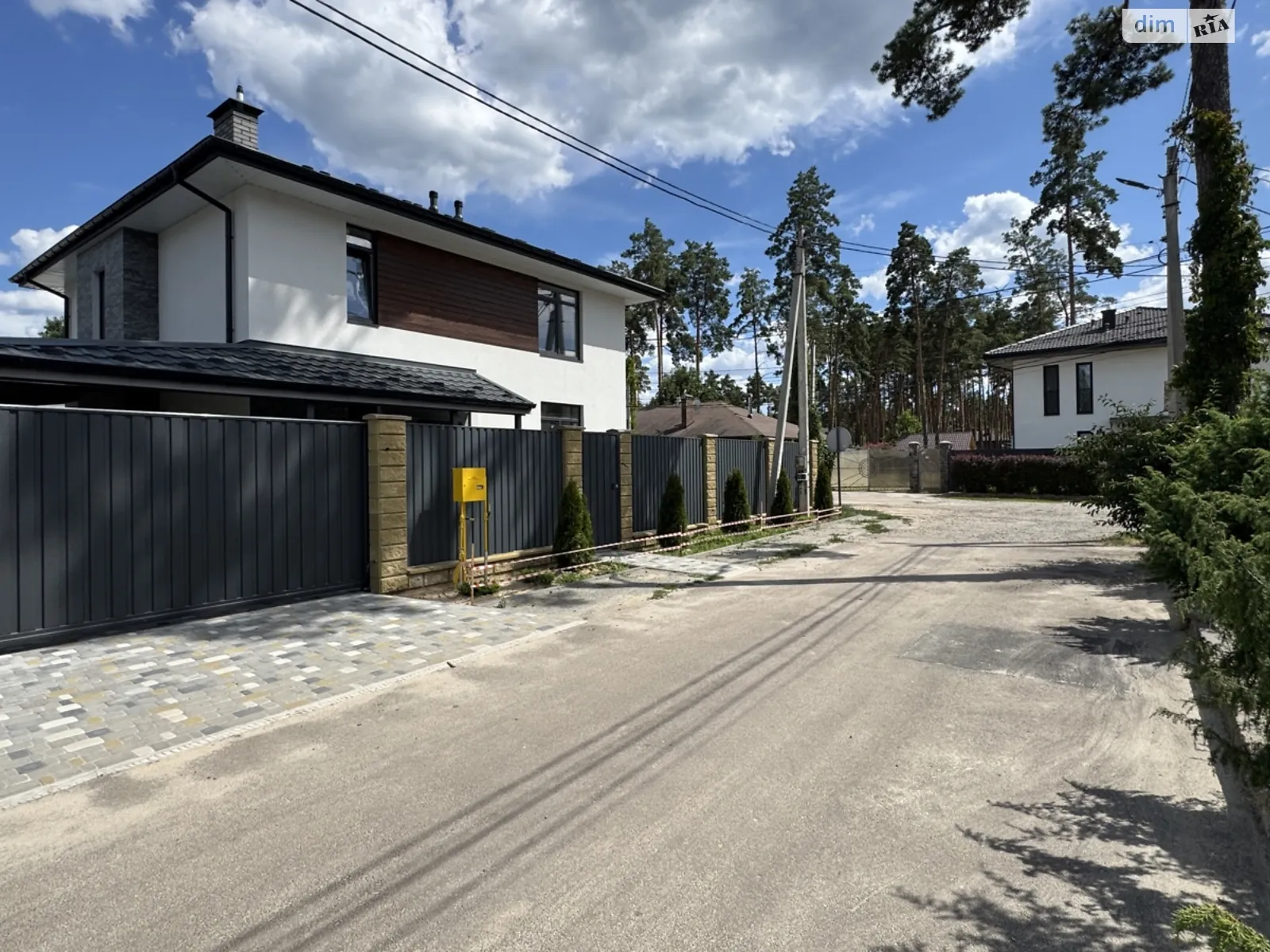 Продается дом на 2 этажа 150 кв. м с гаражом, цена: 170000 $ - фото 1