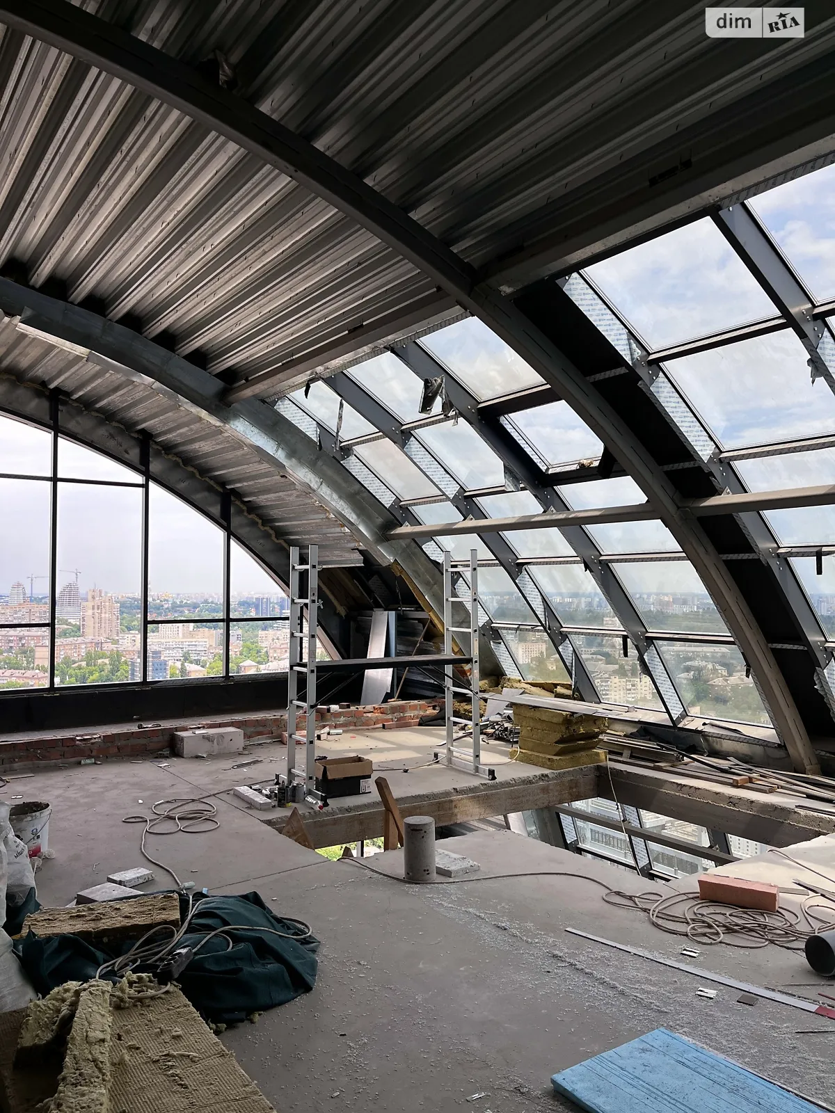 Продається 4-кімнатна квартира 172 кв. м у Києві, вул. Андрія Верхогляда(Драгомирова), 14А - фото 1