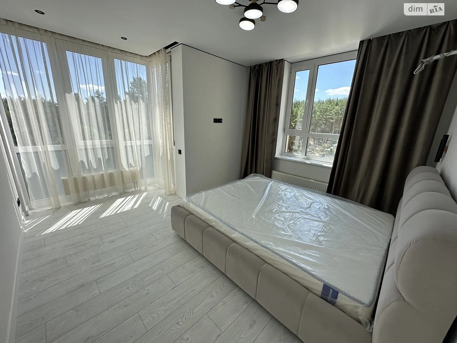 Продается 3-комнатная квартира 72 кв. м в Ирпене, ул. Университетская(Карла Маркса), 3/3 - фото 1