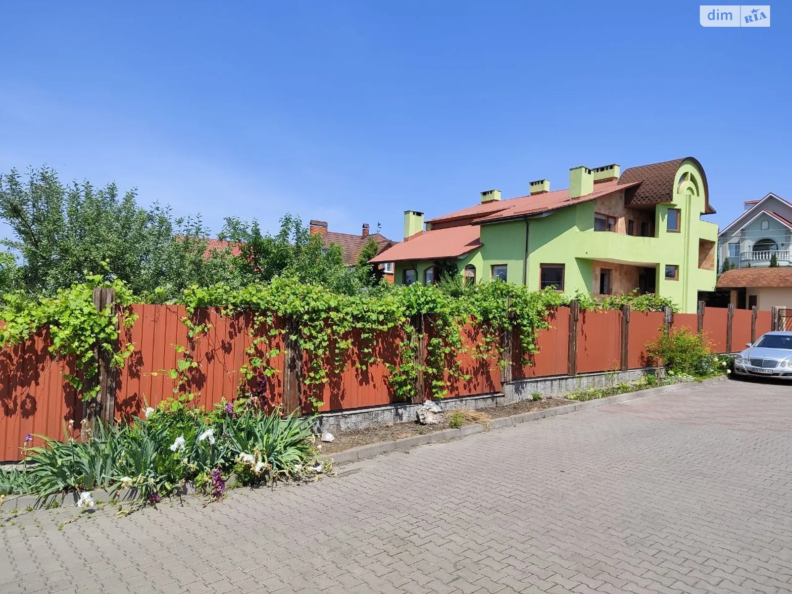 Продается дом на 2 этажа 331.7 кв. м с садом, цена: 250000 $ - фото 1