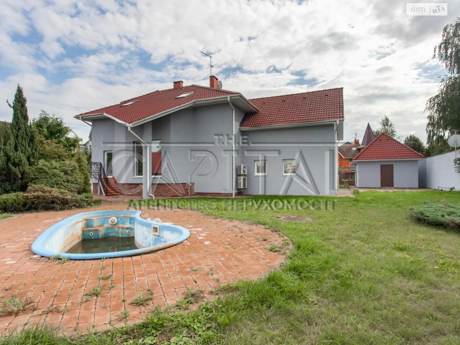 Сдается в аренду дом на 3 этажа 330 кв. м с бассейном, цена: 2000 $ - фото 1