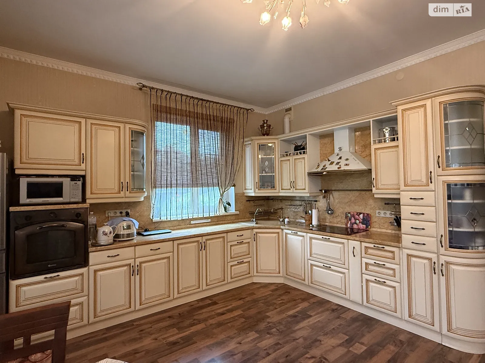 Продается дом на 2 этажа 297.1 кв. м с баней/сауной, цена: 190000 $ - фото 1