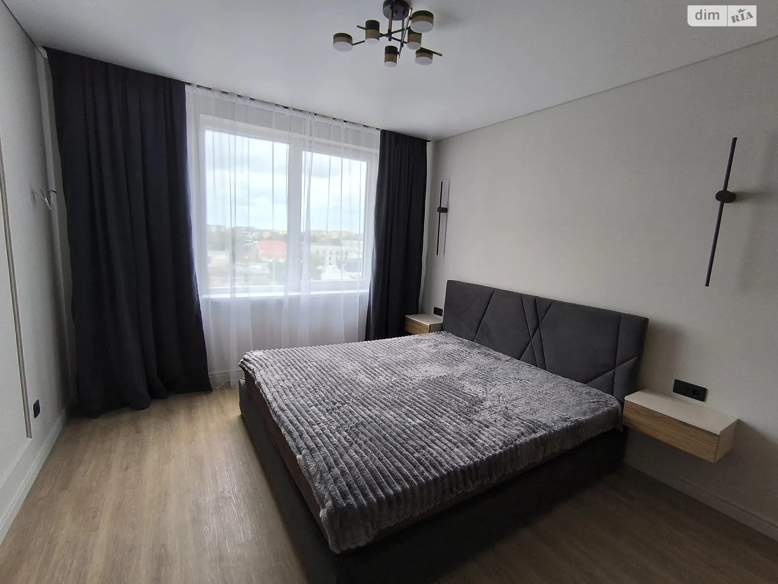 Продается 1-комнатная квартира 44.4 кв. м в Ужгороде, ул. Василия Гаджеги(Радищева) - фото 1