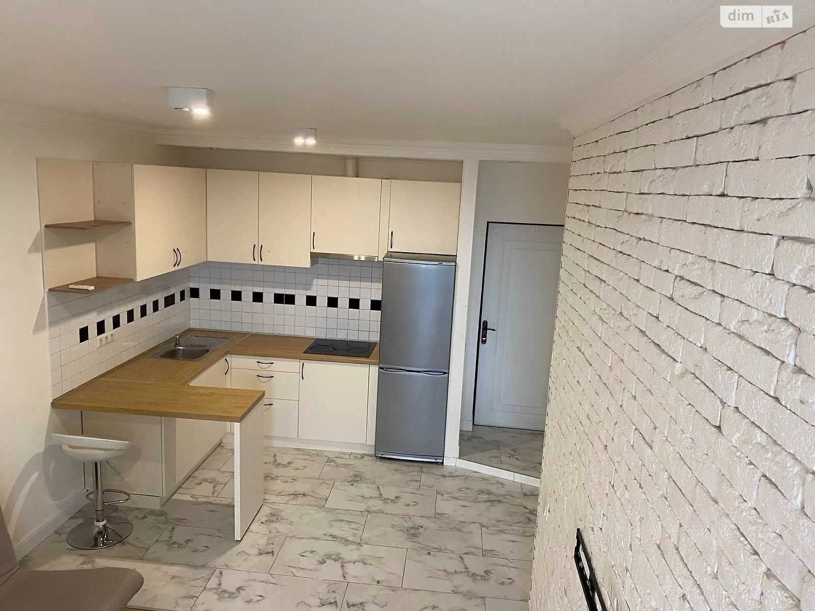 Продается 1-комнатная квартира 31 кв. м в Киеве, ул. Западная, 10 - фото 1