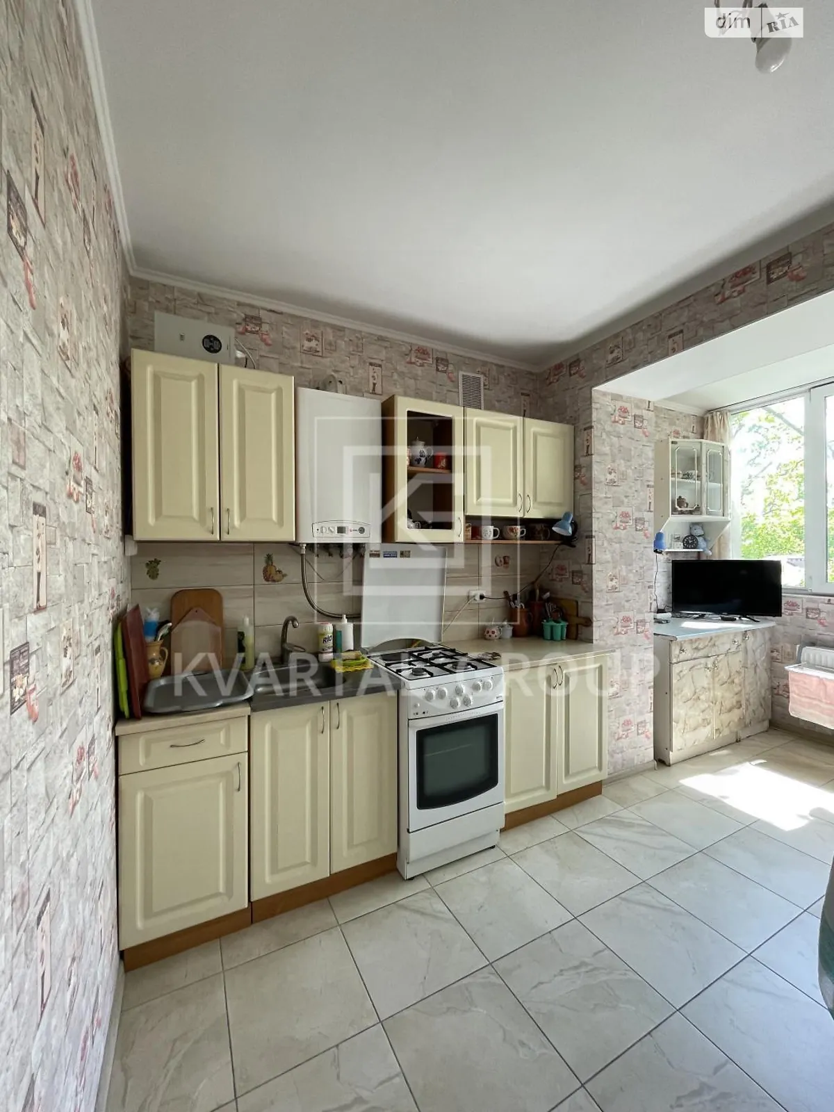 Продається 1-кімнатна квартира 40 кв. м у Ірпені, вул. Варшавська(Радянська), 95Е - фото 1