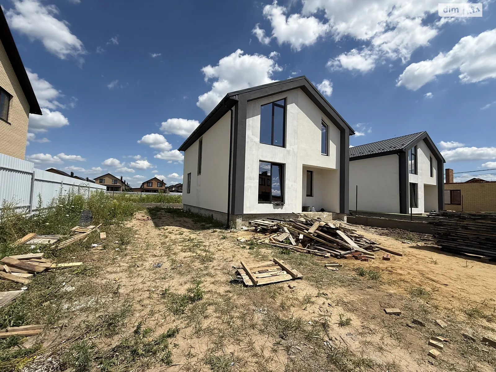 Продается дом на 2 этажа 125 кв. м с камином, цена: 115000 $ - фото 1