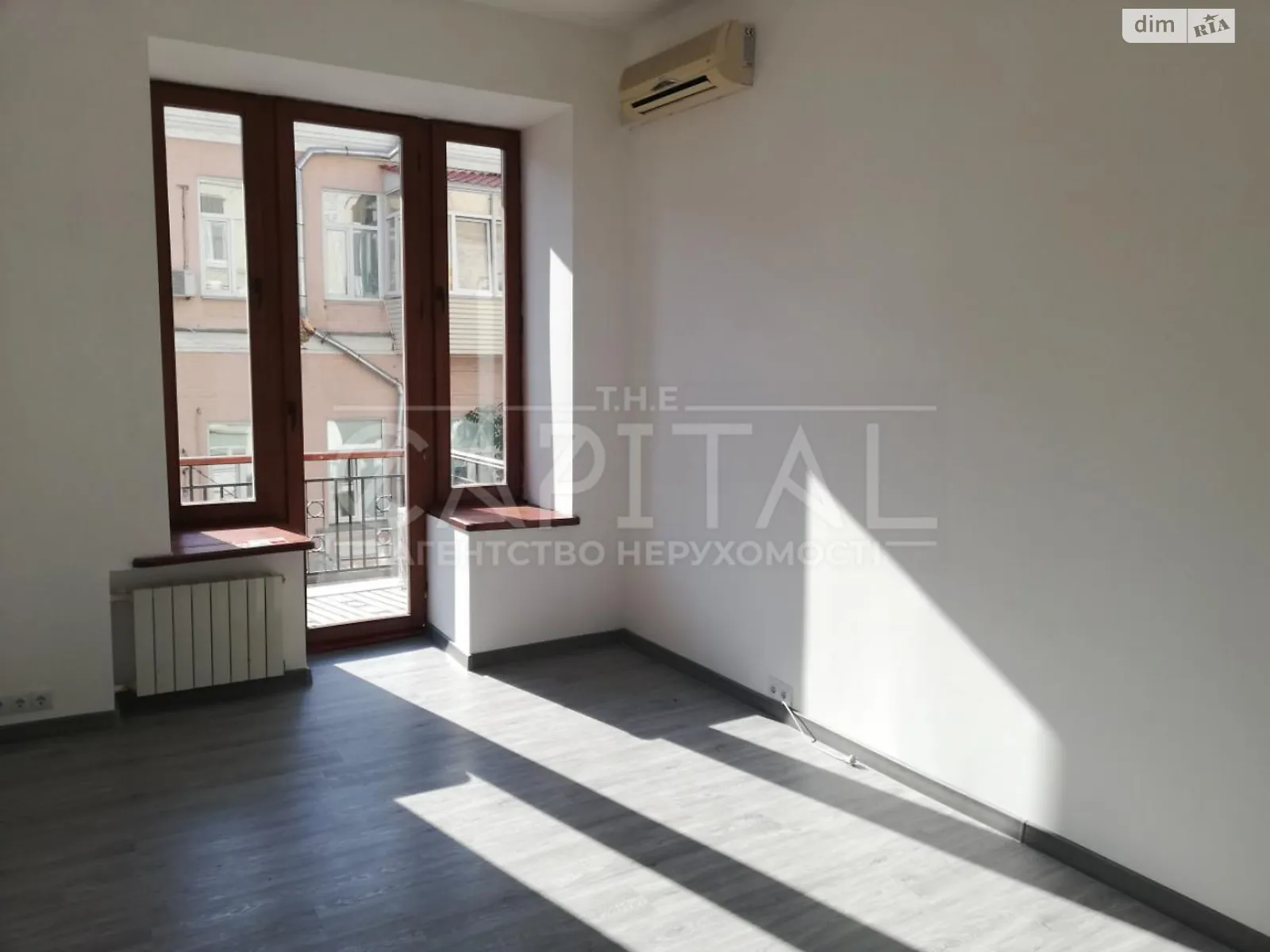 Сдается в аренду офис 102 кв. м в бизнес-центре, цена: 1300 $ - фото 1