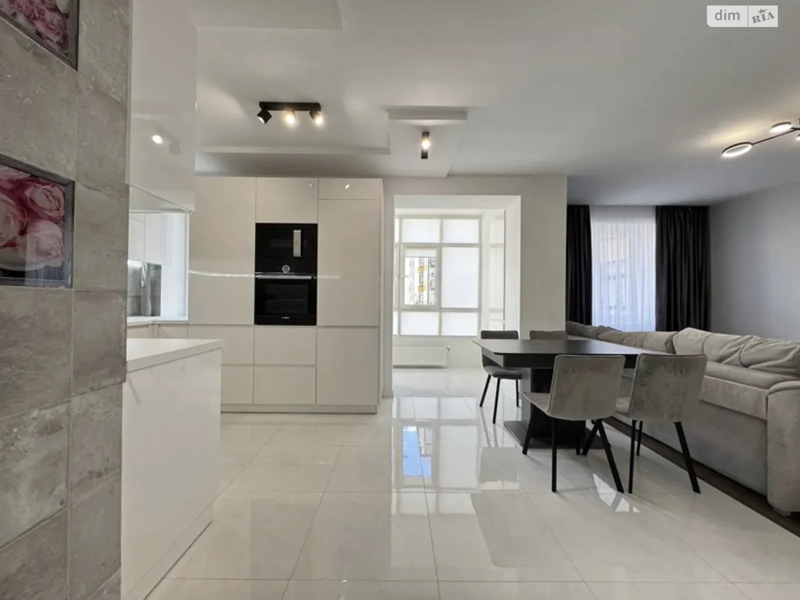 Продается 2-комнатная квартира 63 кв. м в Криховцах, ул. Довженко А., 21А - фото 1