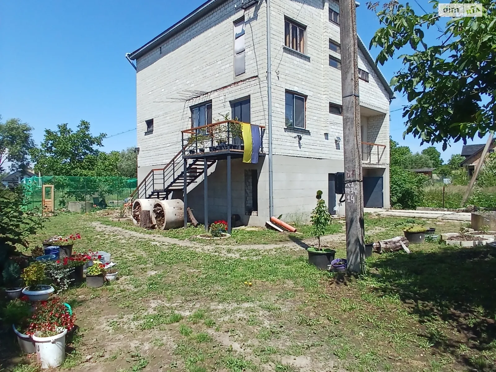 Продается дом на 3 этажа 216 кв. м с баней/сауной, цена: 75000 $ - фото 1