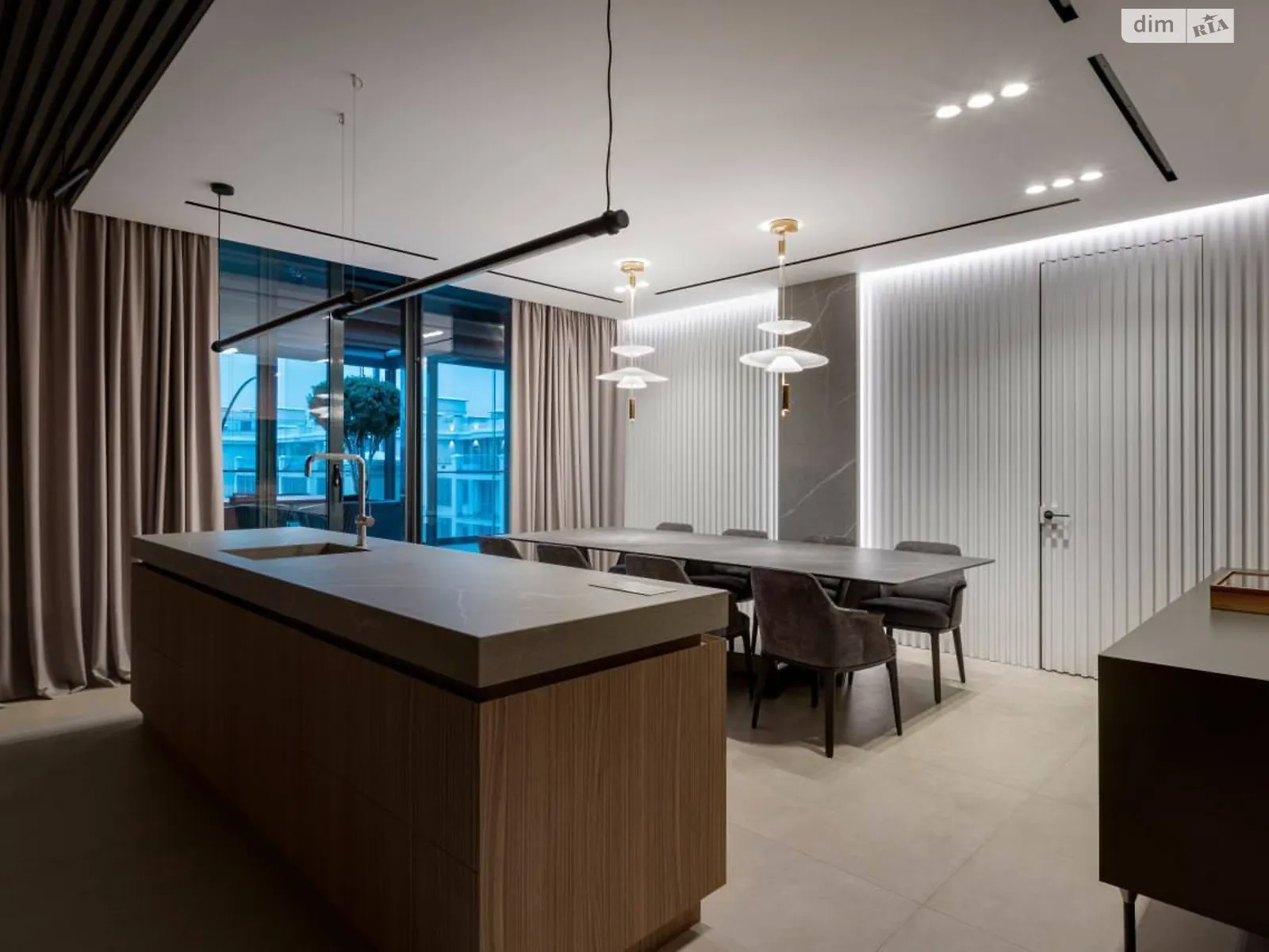 Продается 4-комнатная квартира 253 кв. м в Днепре, ул. Кулишивська, 24 - фото 1