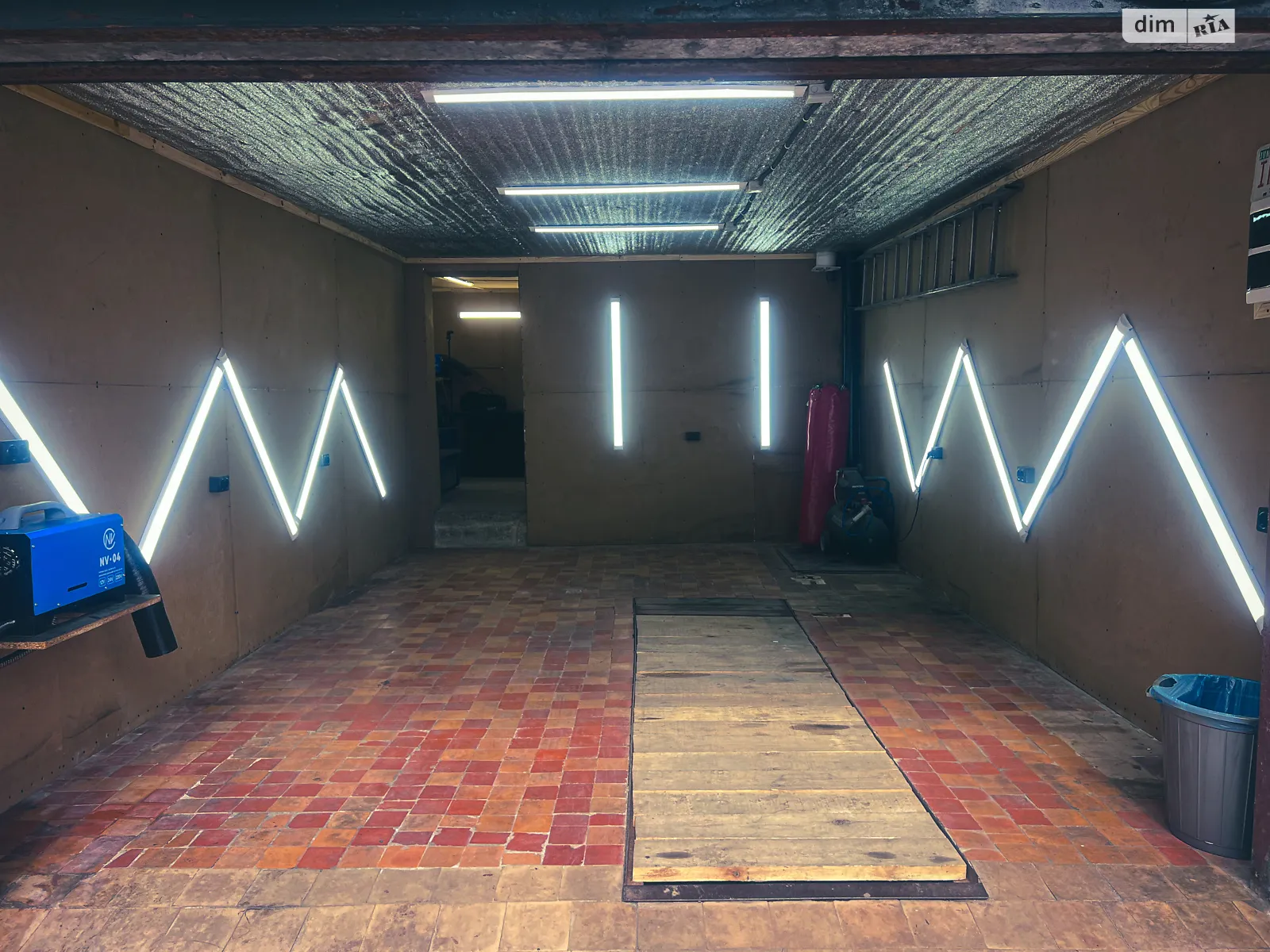 Продается отдельно стоящий гараж под легковое авто на 51 кв. м, цена: 15200 $ - фото 1