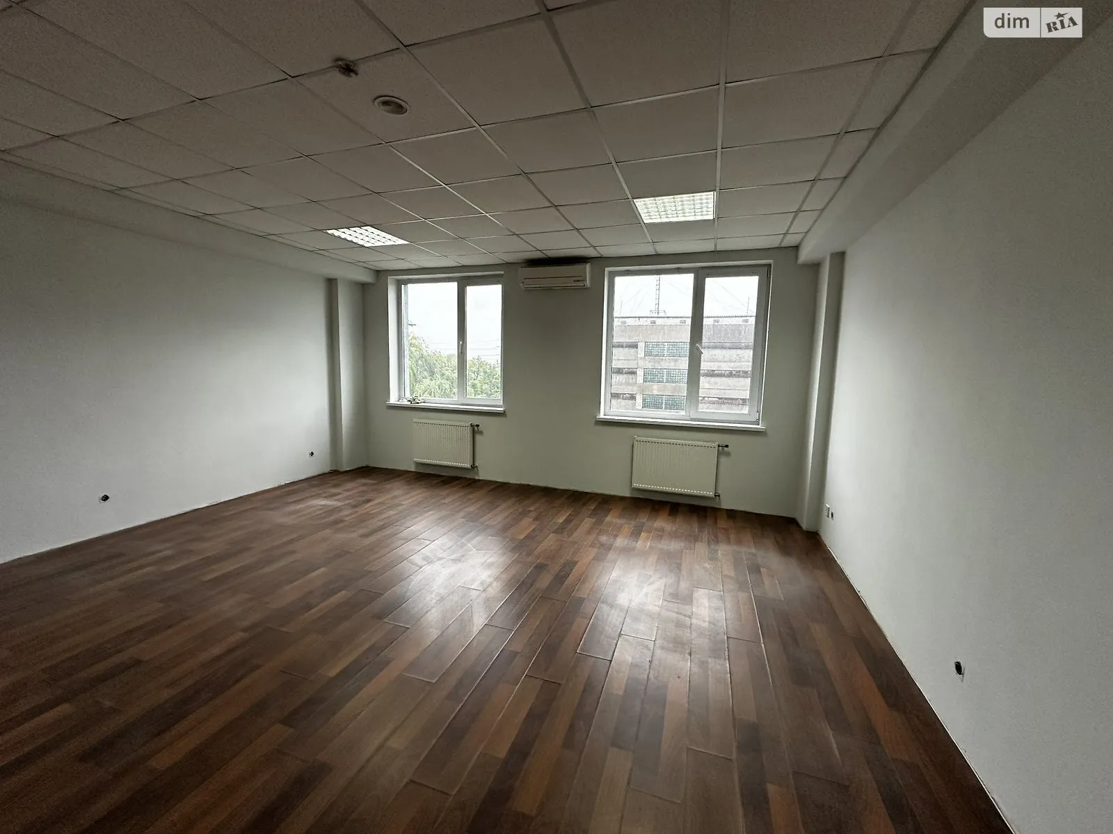Сдается в аренду офис 35 кв. м в бизнес-центре, цена: 13000 грн - фото 1