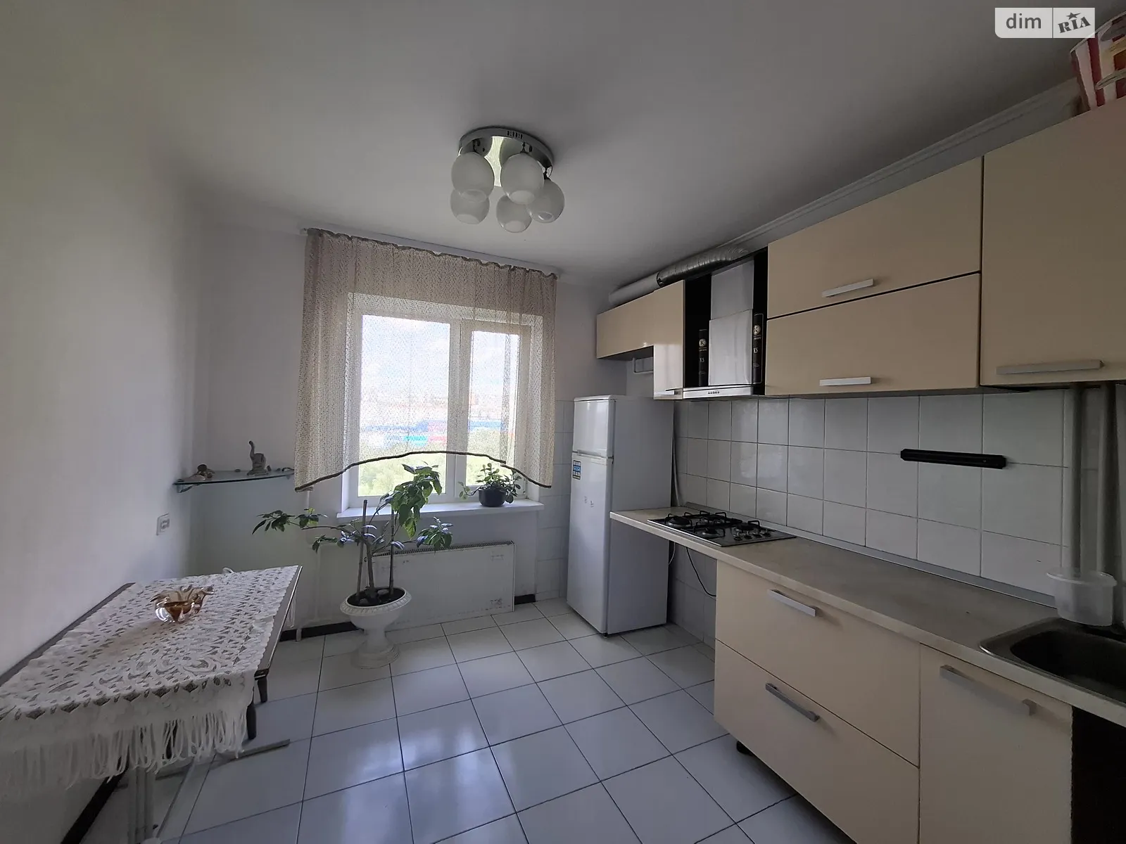 Продается 3-комнатная квартира 63 кв. м в Хмельницком, ул. Прибугская, 6 - фото 1