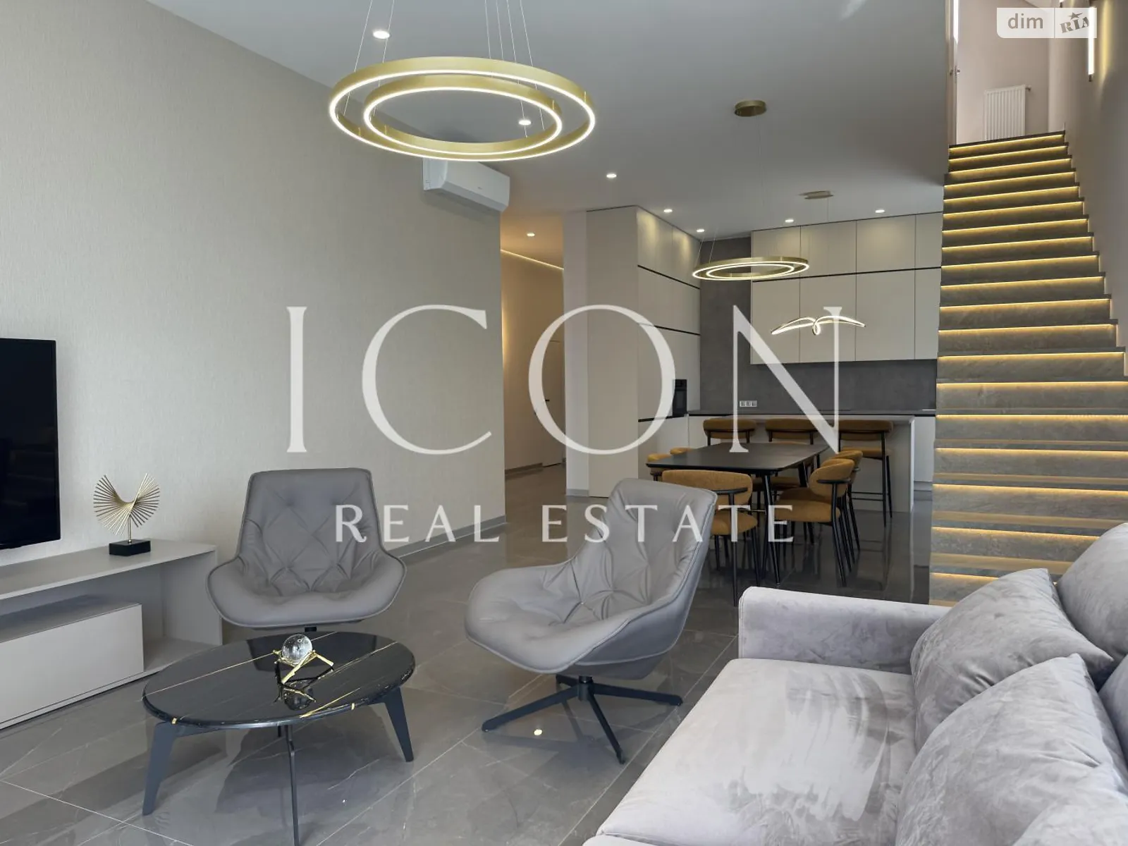 Продается дом на 2 этажа 197 кв. м с участком, цена: 350000 $ - фото 1