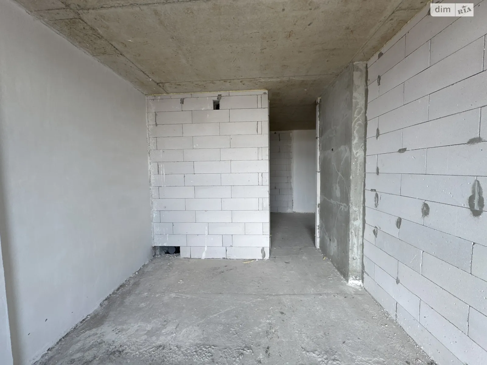 Продается 1-комнатная квартира 44 кв. м в Ивано-Франковске, ул. Хриплинская, 9 - фото 1